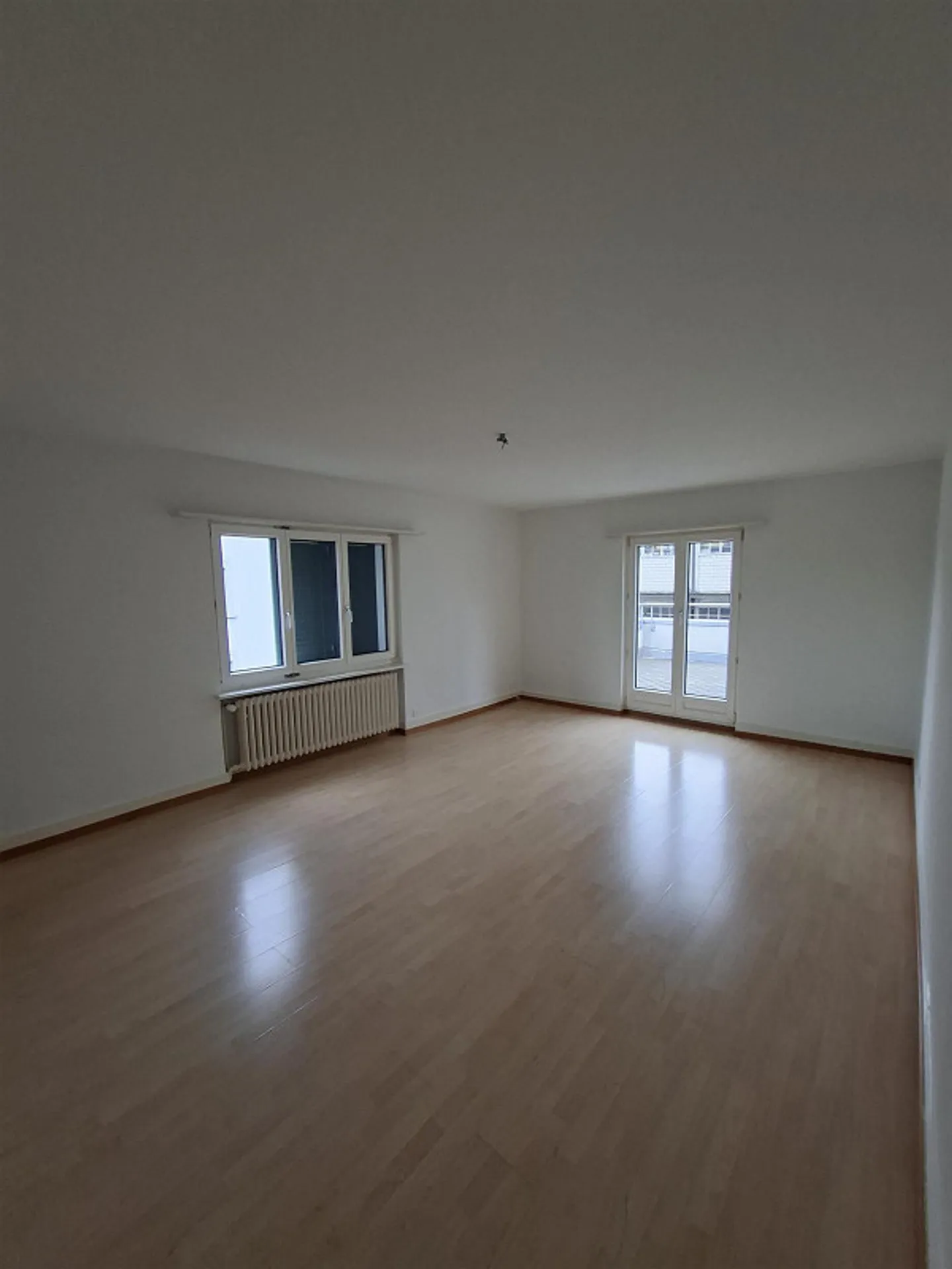 Appartement lumineux de 4 pièces avec terrasse ensoleillée au cœur de Reiden LU - Photo 4 sur 6
