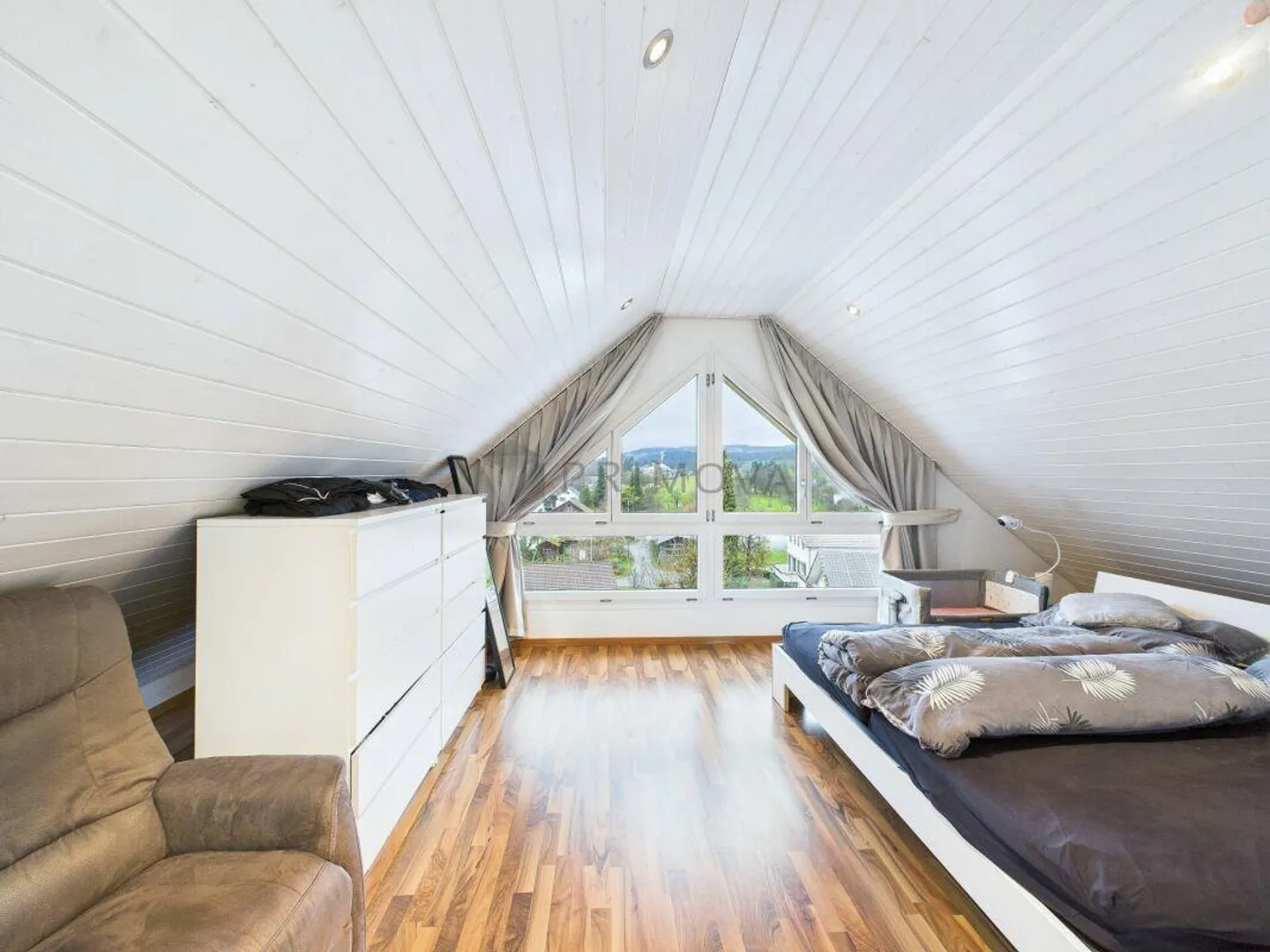 Vivi in una posizione privilegiata con vista sul lago - Foto 5 di 11