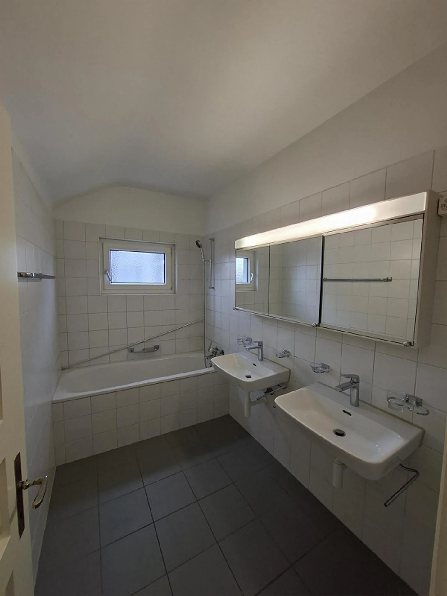 Appartement lumineux de 4 pièces avec terrasse ensoleillée au cœur de Reiden LU - Photo 6 sur 6