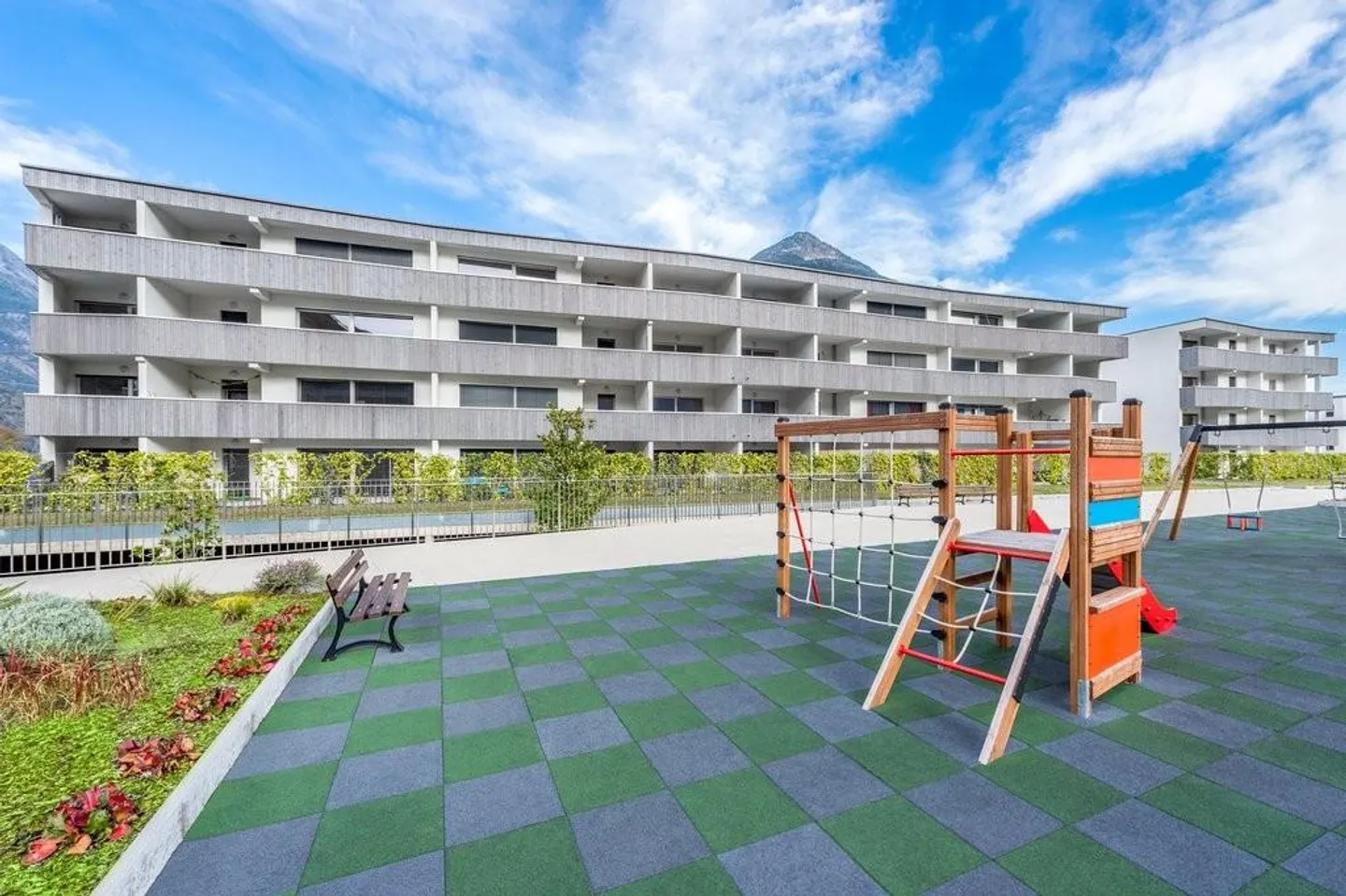 Are you looking for a spacious and modern home for your family? - Photo 1 of 12