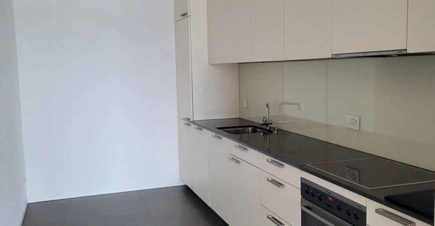 Attractive 2.5 Room Apartment in the Center of Pfäffikon ZH - Photo 2 of 5