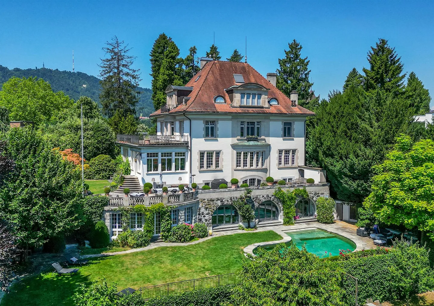 Residential jewel with history and privacy - Photo 1 of 4