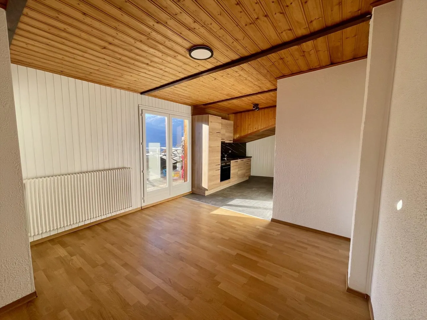 2,5 pièces dans le grenier - Photo 2 sur 10