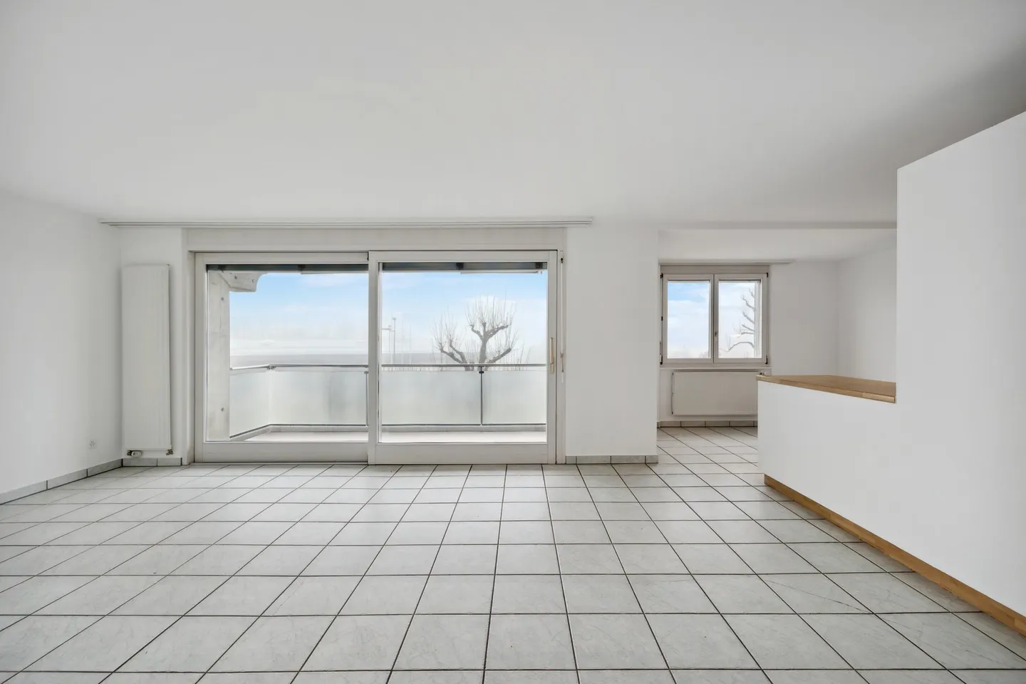 Appartement spacieux avec balcon - Photo 3 sur 12