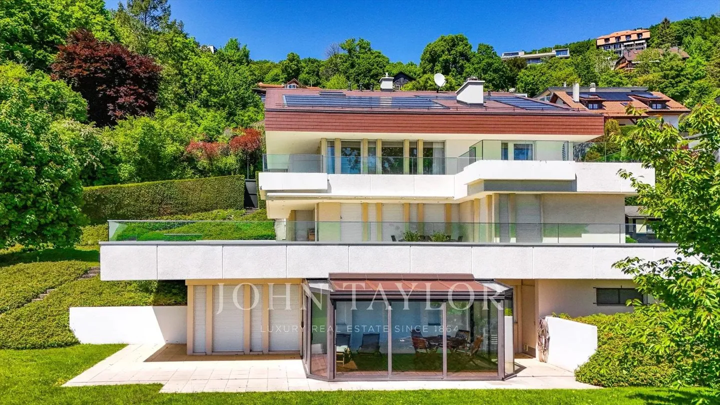 ESCLUSIVITÀ!! Villa spaziosa con vista panoramica spettacolare - Foto 1 di 13