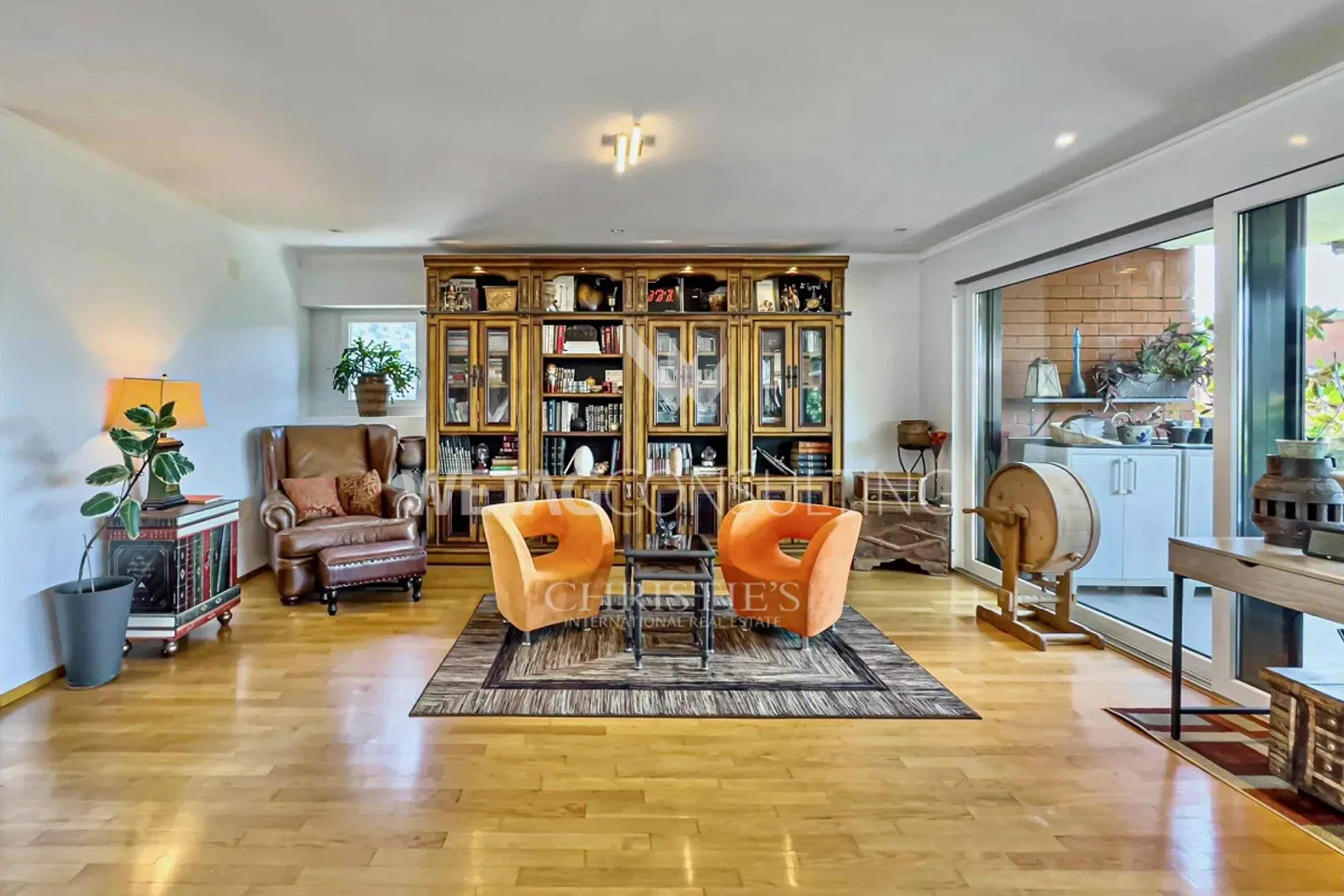 Lugano-Agno: Penthouse Apartment near Lake Lugano for Sale - Photo 2 of 11