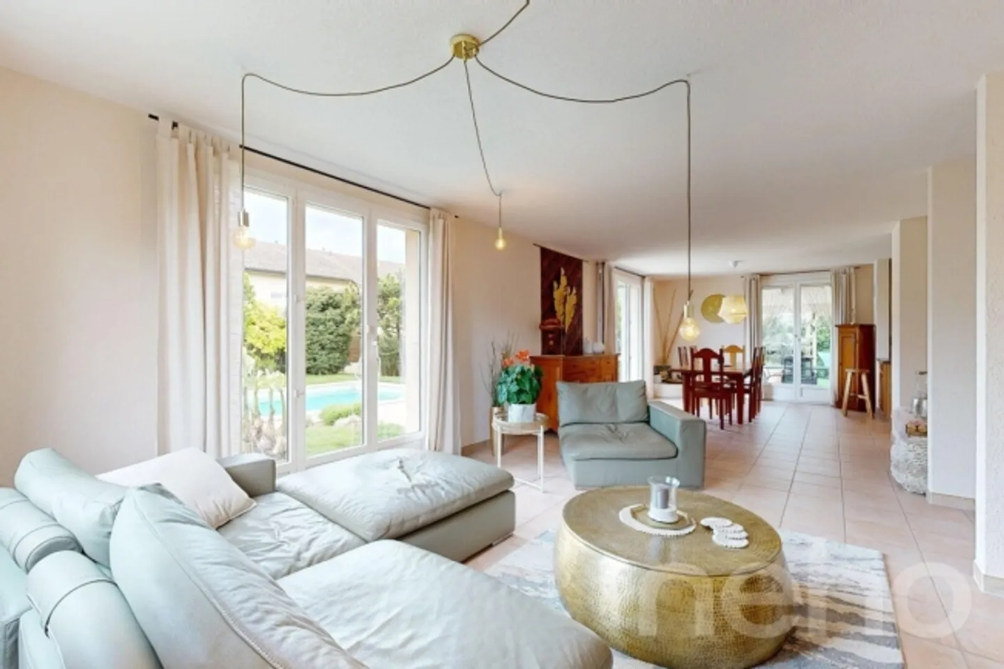 Stunning individual villa with pool and garden without vis-à-vis - Photo 1 of 13