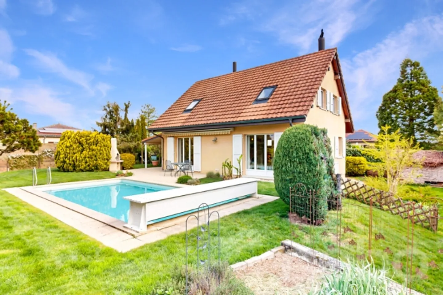 Stunning individual villa with pool and garden without vis-à-vis - Photo 5 of 13