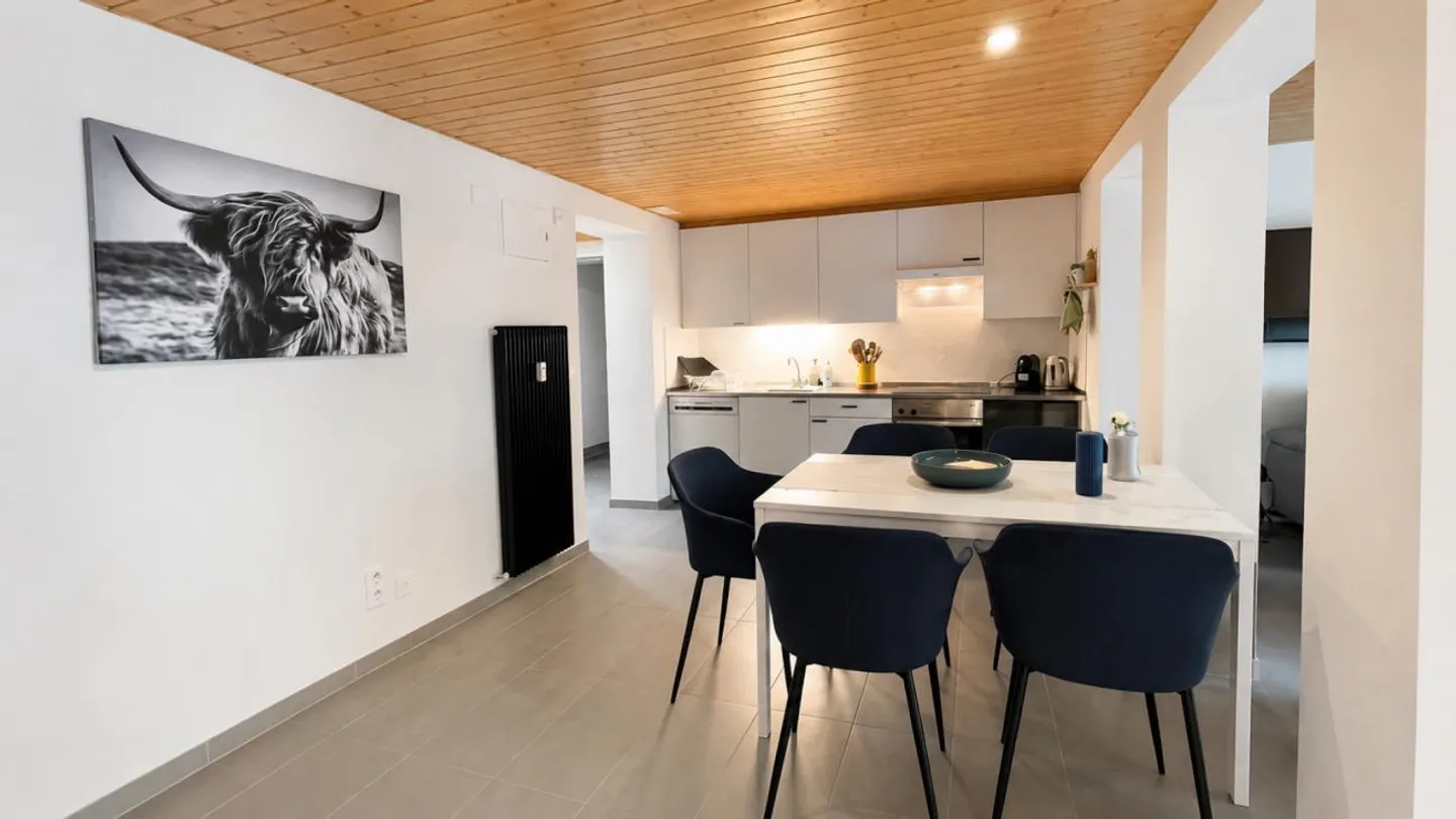 Geräumige Wohnung mit Balkon - Foto 3 von 14