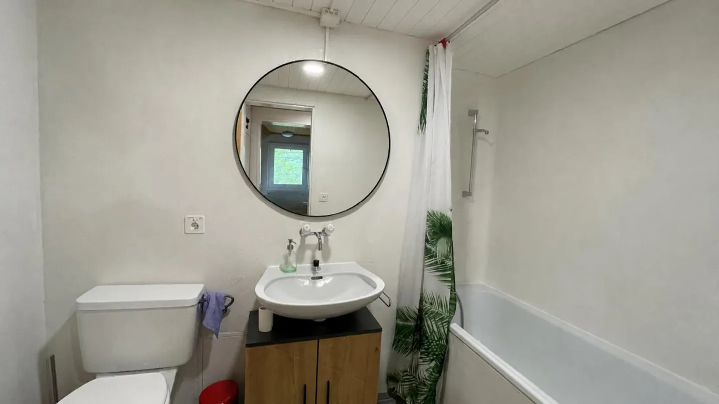 Geräumige Wohnung mit Balkon - Foto 8 von 14