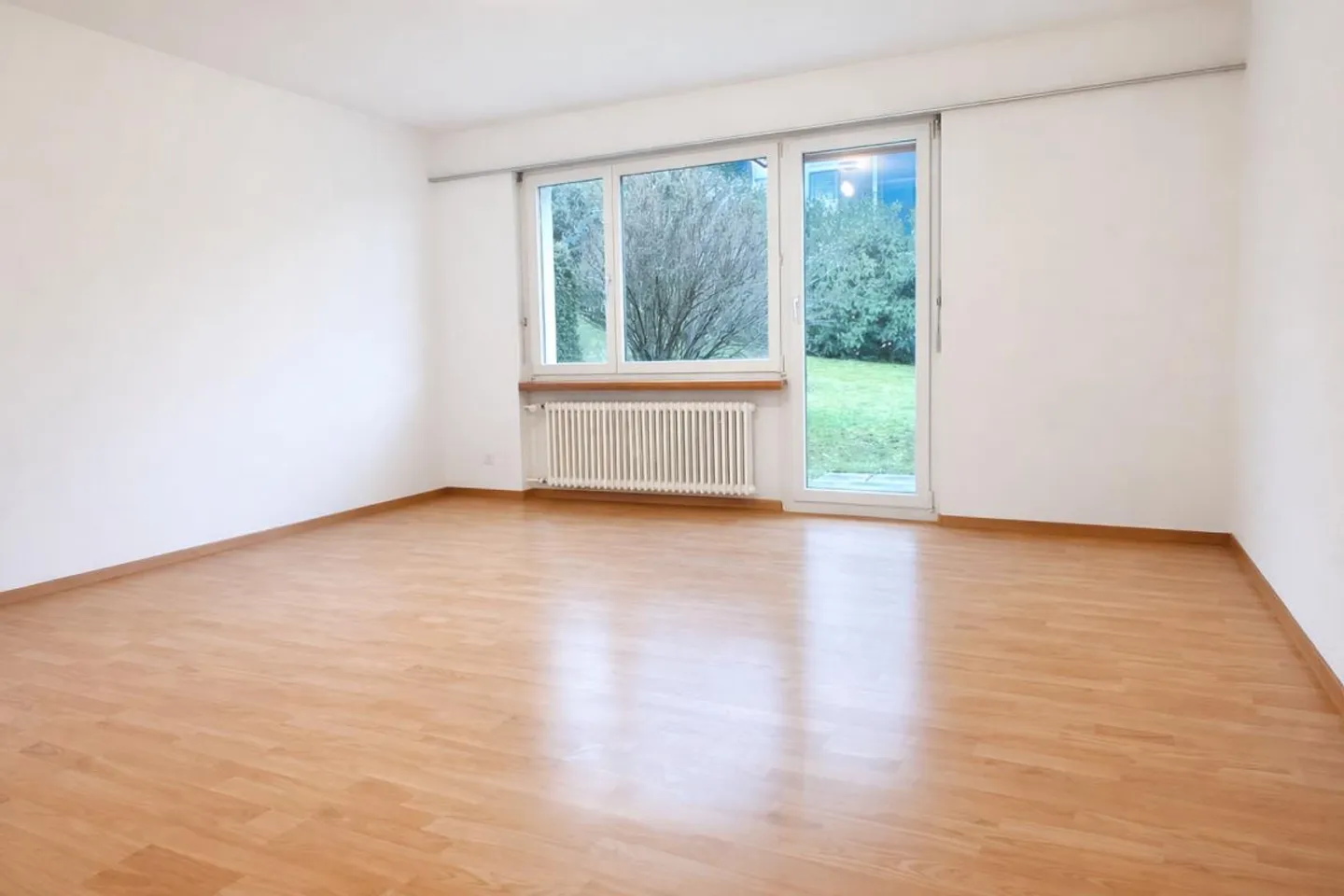 Appartamento al piano terra di 3,5 locali a un prezzo accessibile in una posizione tranquilla - Foto 2 di 7