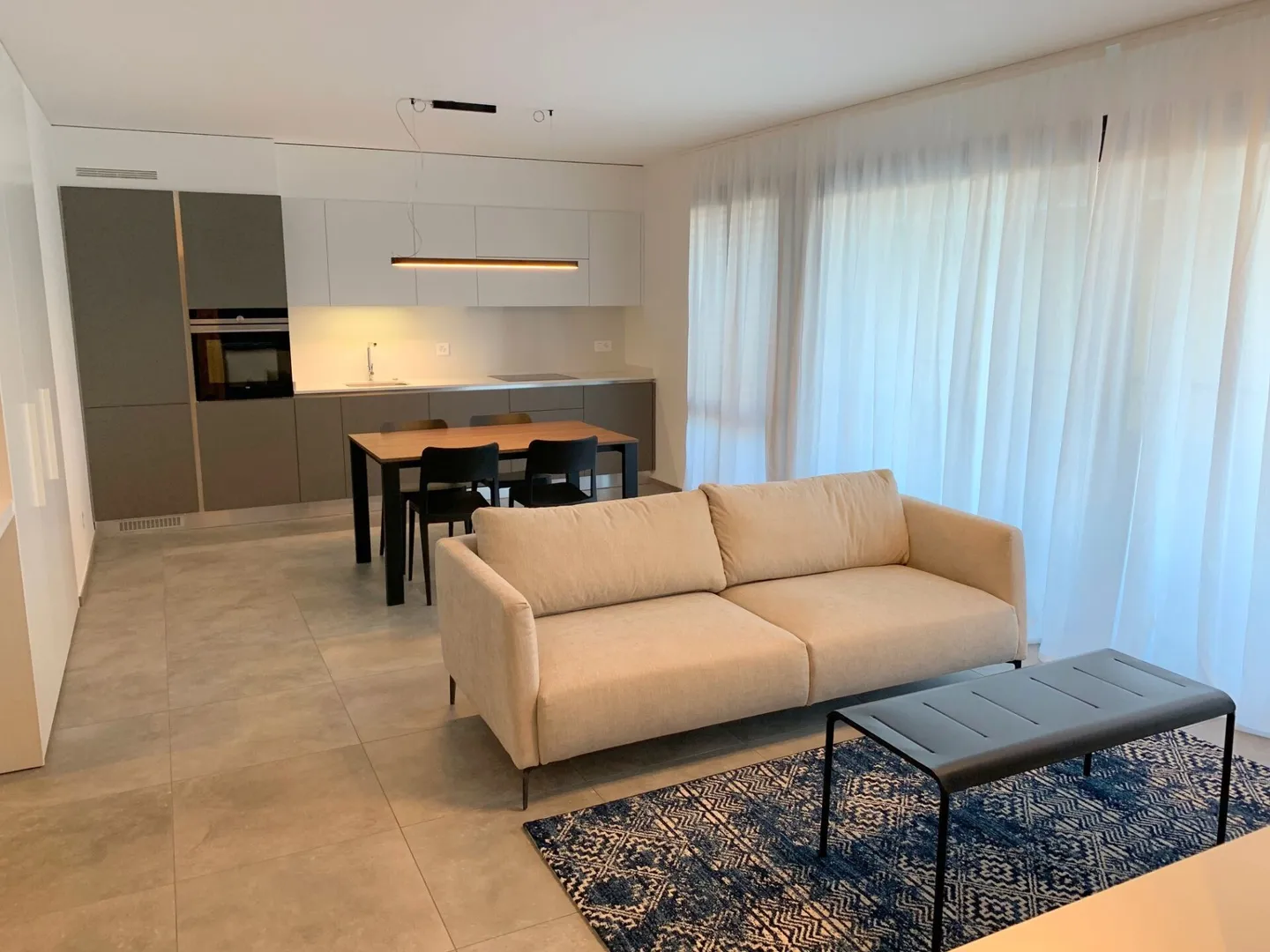 Two and a half room apartment on the ground floor with large terrace and elevated garden - Photo 2 of 9