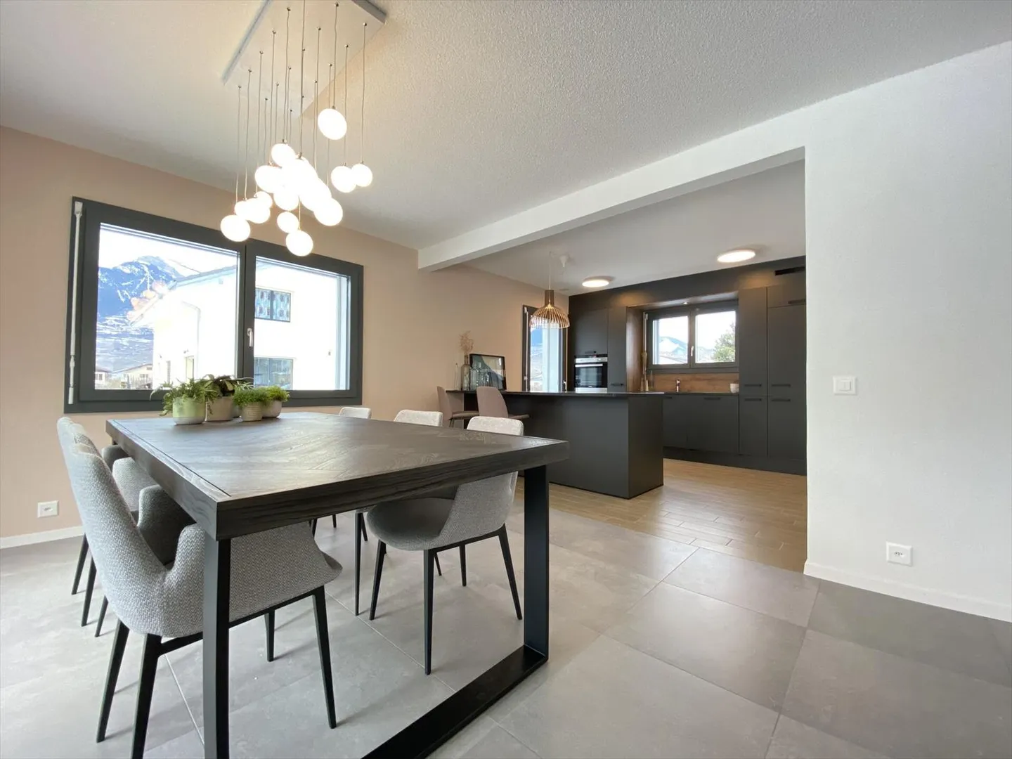 Beautiful 3.5-Room Penthouse Apartment - Photo 1 of 6