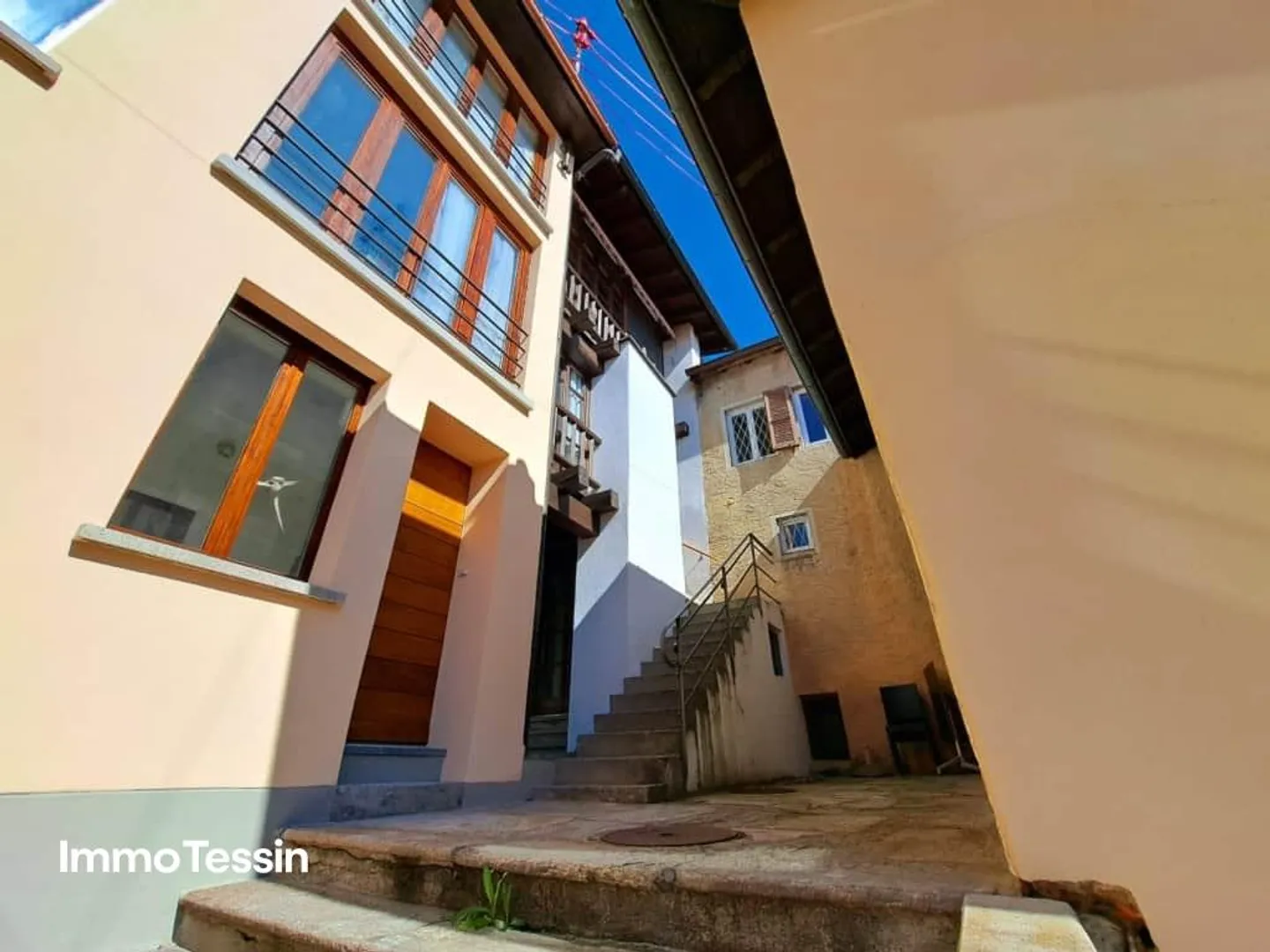 Charming Ticino House with 3 Apartments as Ideal Investment... - Photo 2 of 13