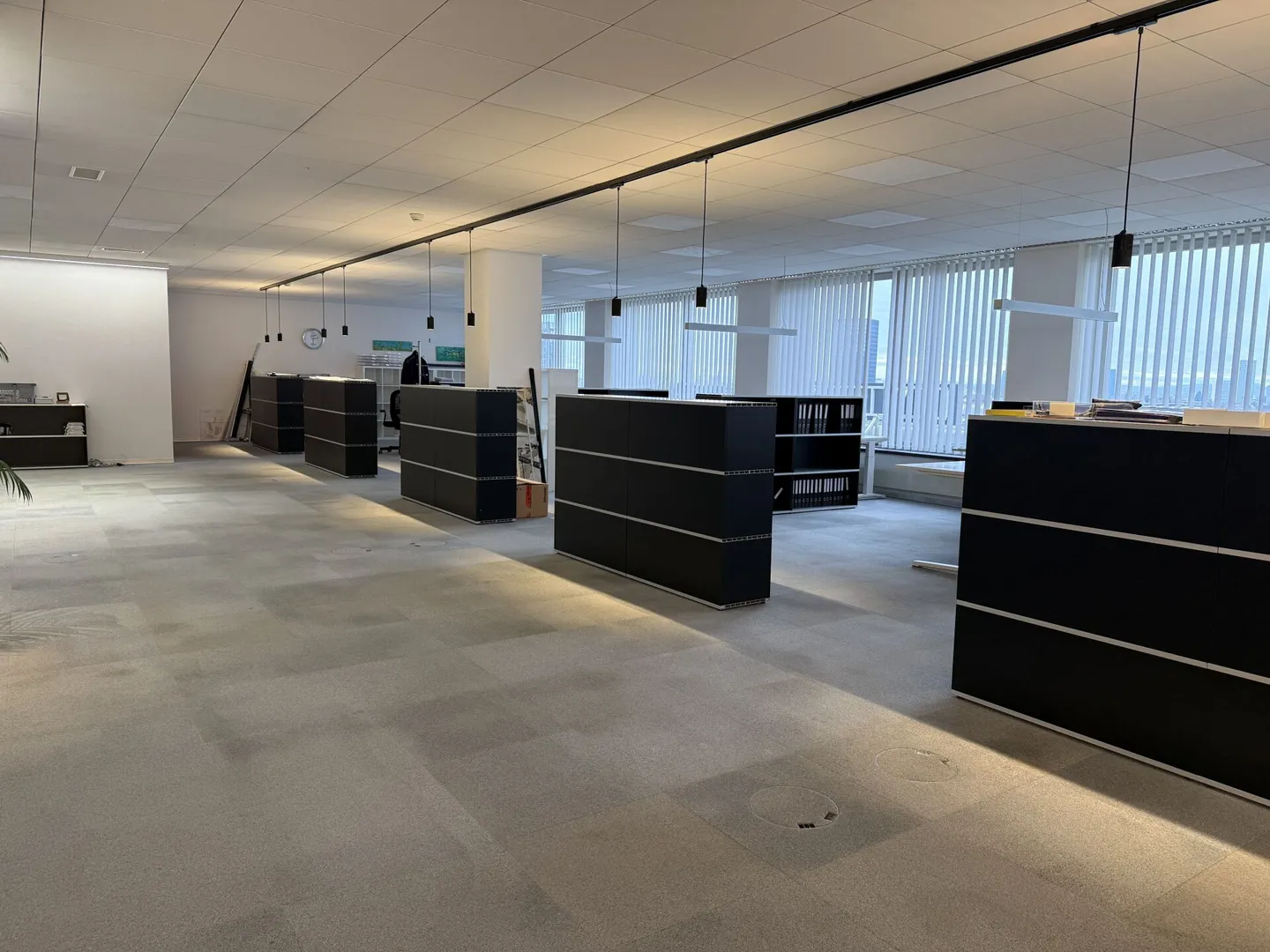 Spazi per uffici luminosi a Dreispitz - Foto 5 di 9