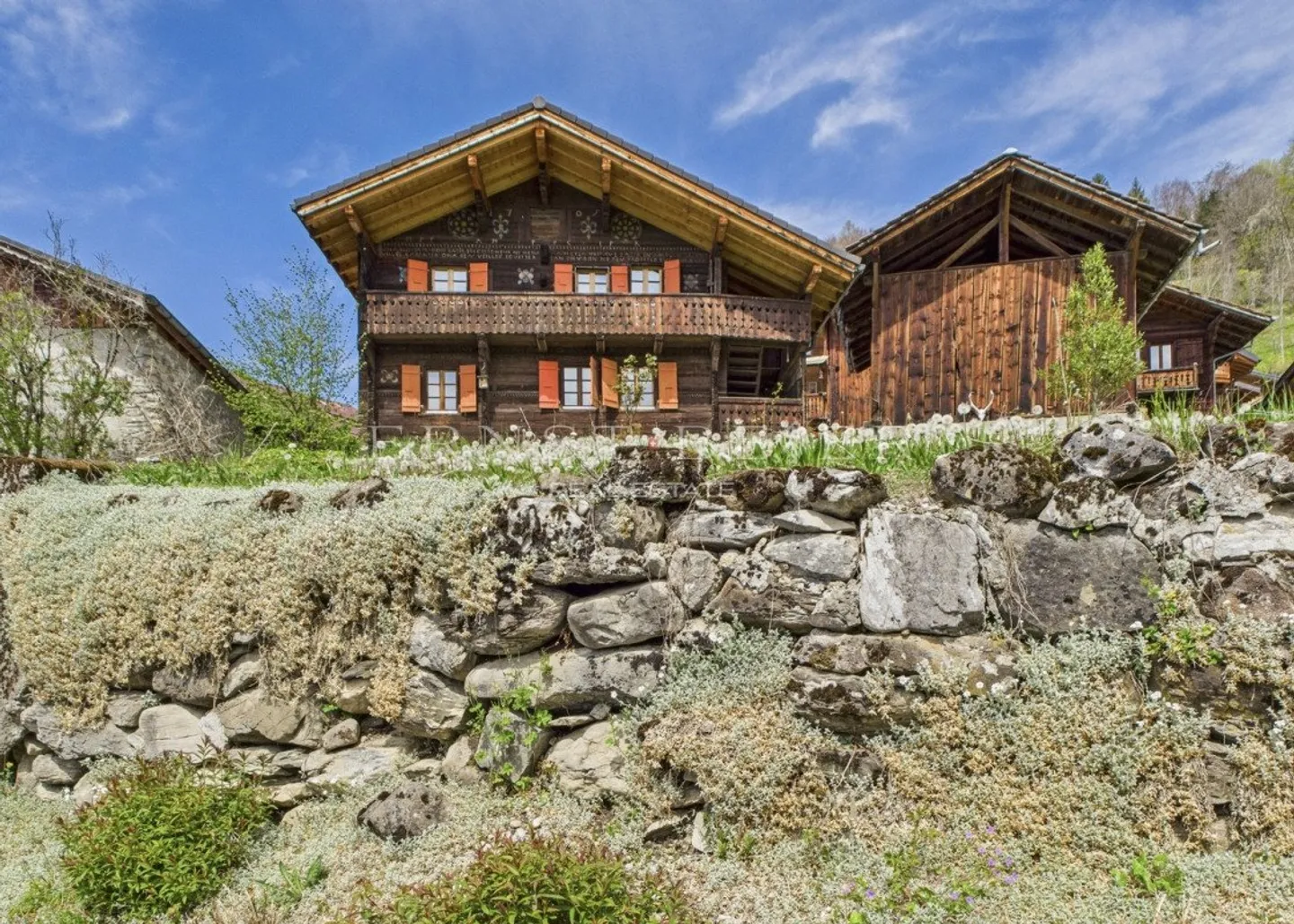 Schönes Chalet mit anliegender Scheune und Panoramablick - ruhige Umgebung - Foto 2 von 10