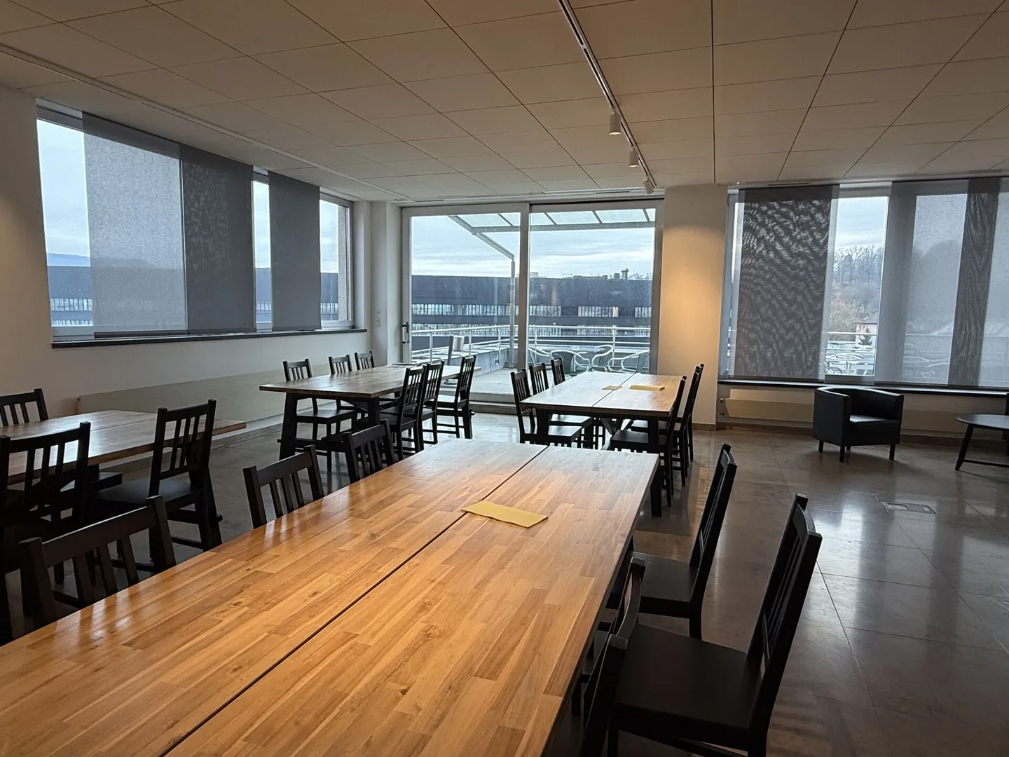 Spazi per uffici luminosi a Dreispitz - Foto 8 di 9