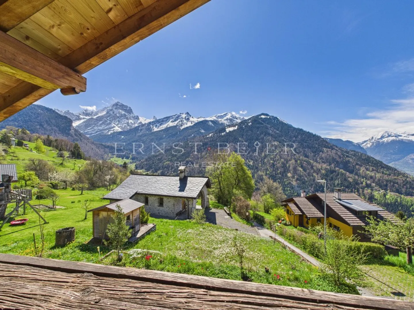 Schönes Chalet mit anliegender Scheune und Panoramablick - ruhige Umgebung - Foto 7 von 10