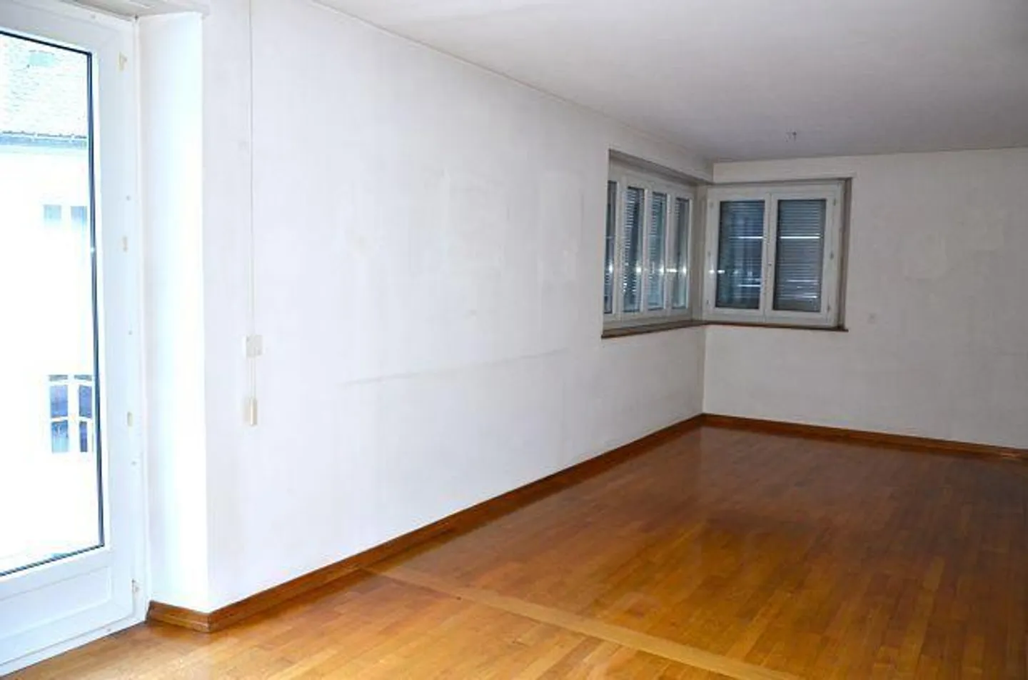 2 appartamenti di 4,5 loc. con 2 uffici, garage/magazzino, 2 posteg... - Foto 4 di 34