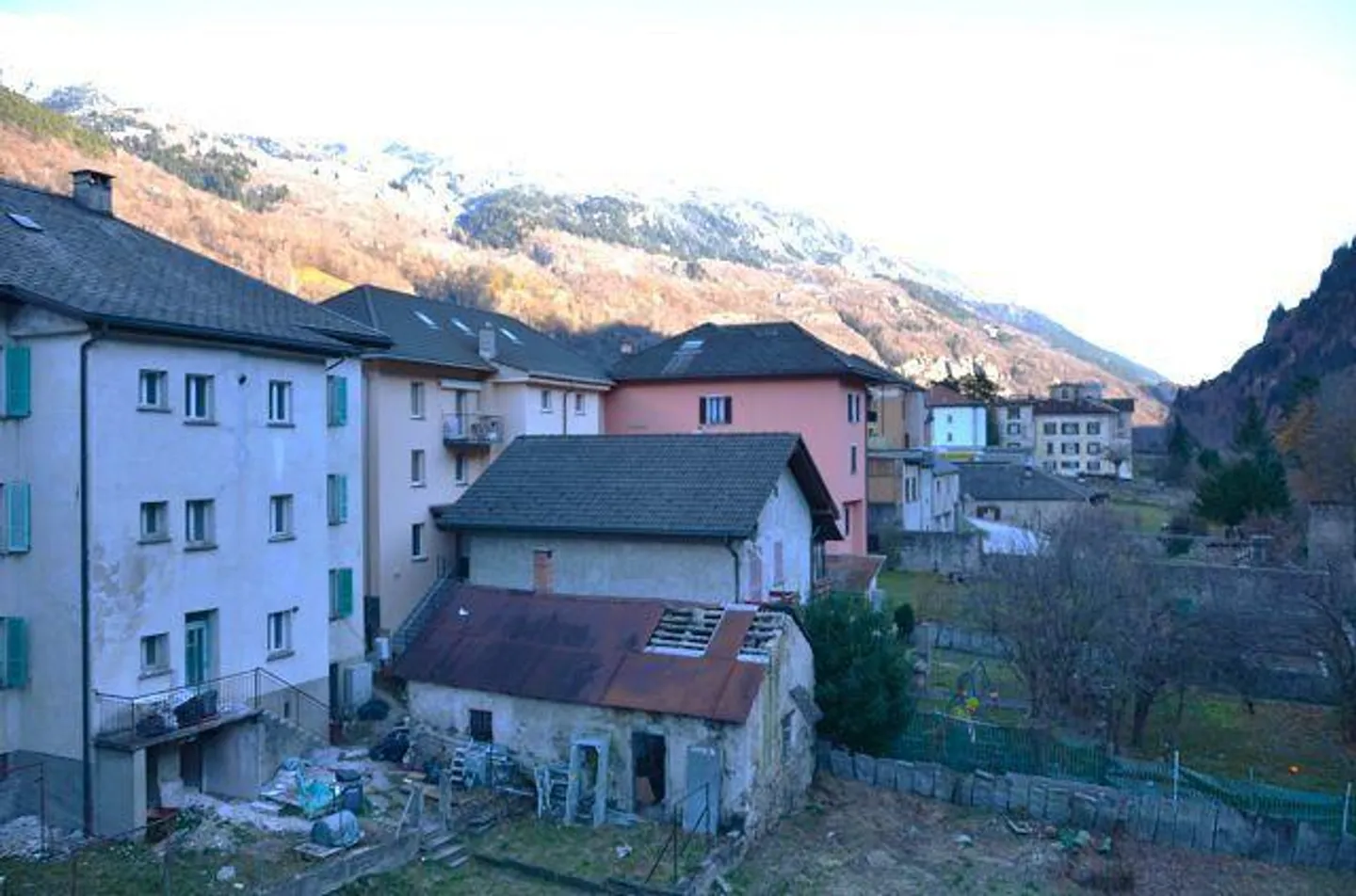2 appartamenti di 4,5 loc. con 2 uffici, garage/magazzino, 2 posteg... - Foto 24 di 34