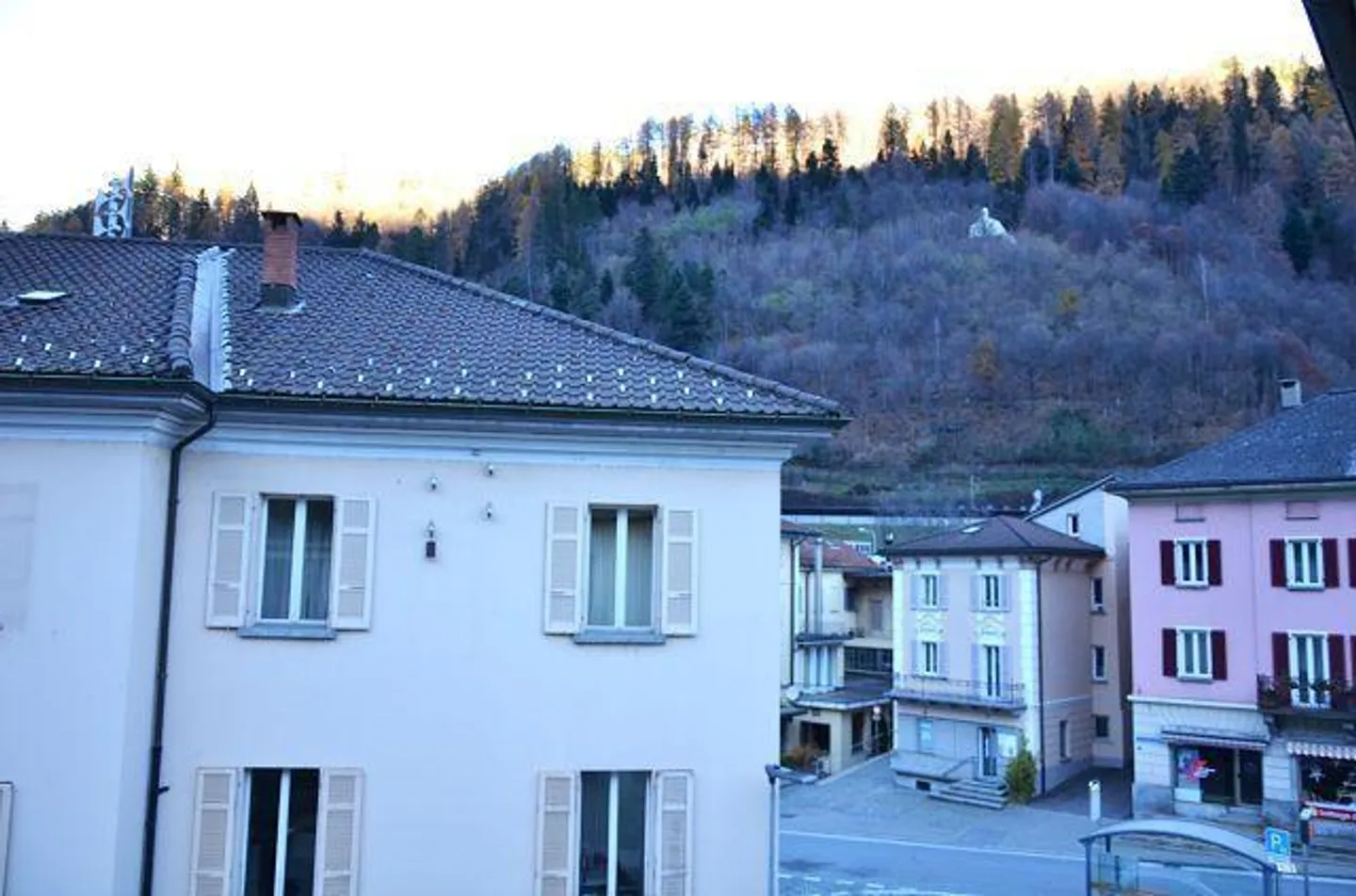 2 appartamenti di 4,5 loc. con 2 uffici, garage/magazzino, 2 posteg... - Foto 26 di 34
