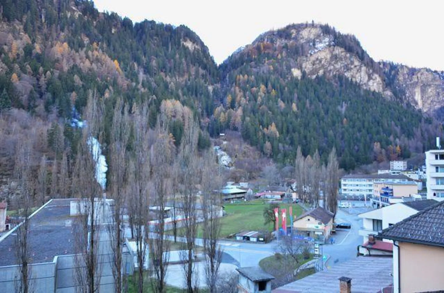 2 appartamenti di 4,5 loc. con 2 uffici, garage/magazzino, 2 posteg... - Foto 27 di 34