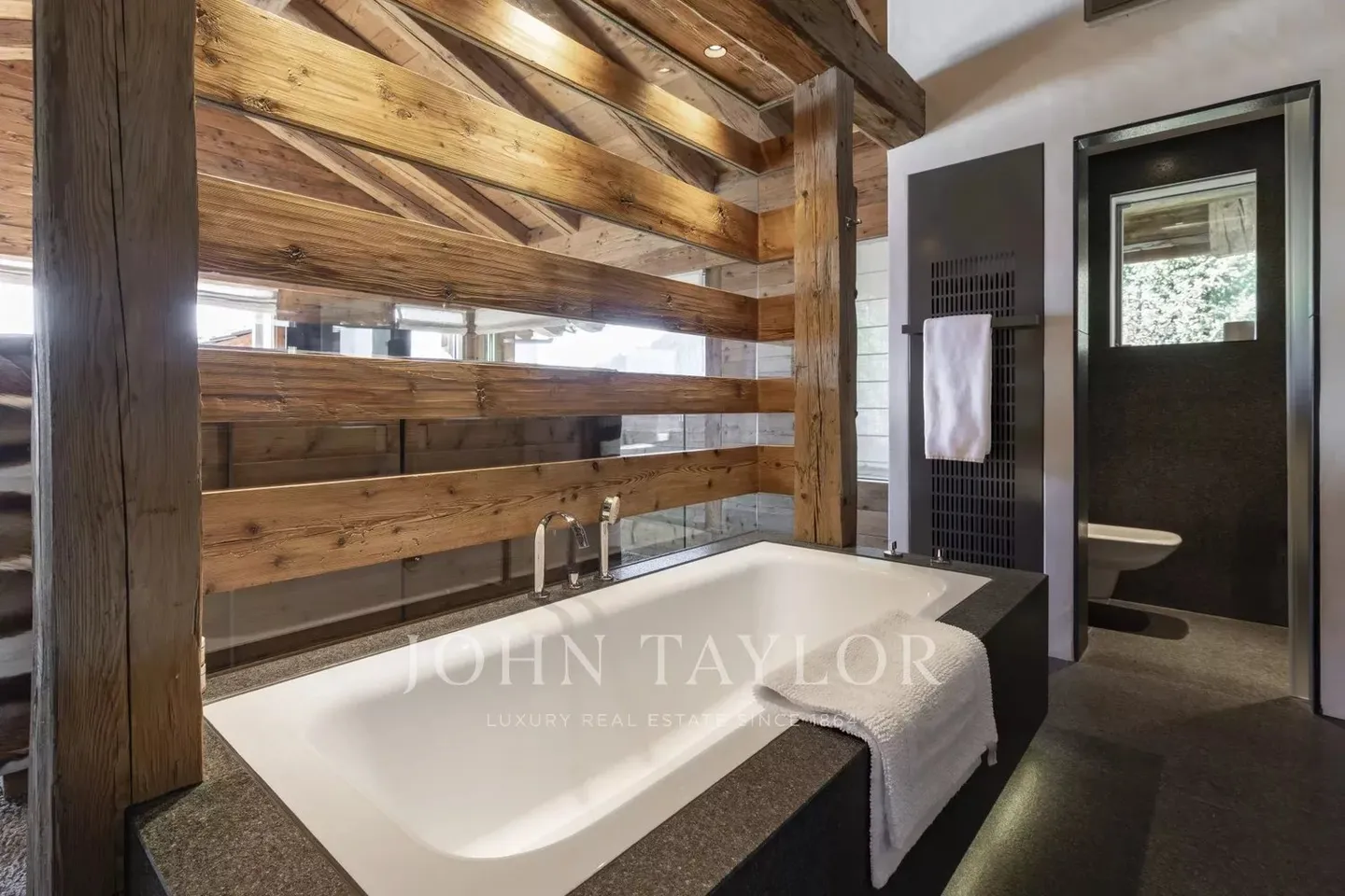 Chalet luxueux avec piscine et espace bien-être - Photo 9 sur 12