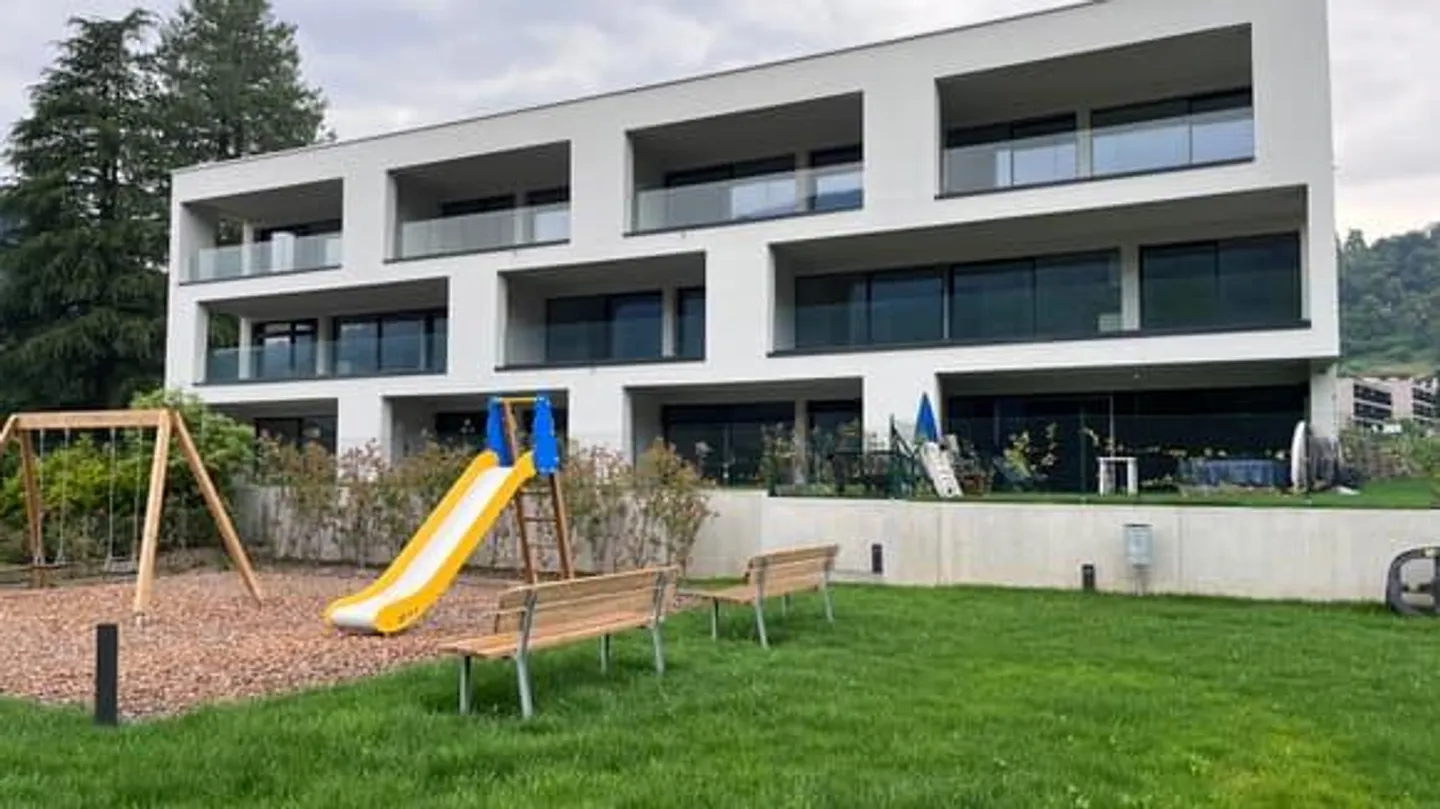 Modern Monteggio with large, bright terrace 3.5 rooms - Photo 2 of 10