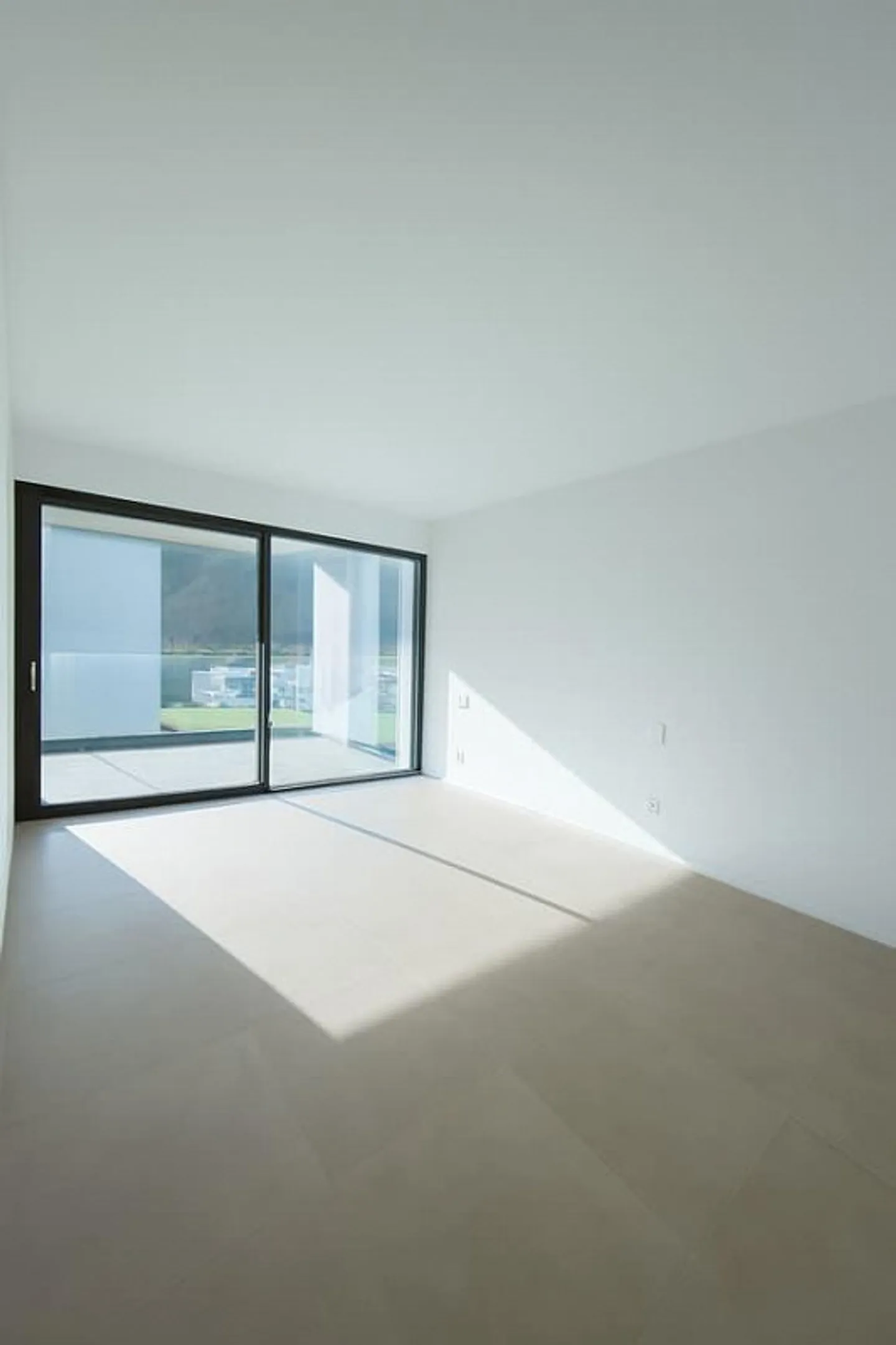 Modern Monteggio with large, bright terrace 3.5 rooms - Photo 7 of 10