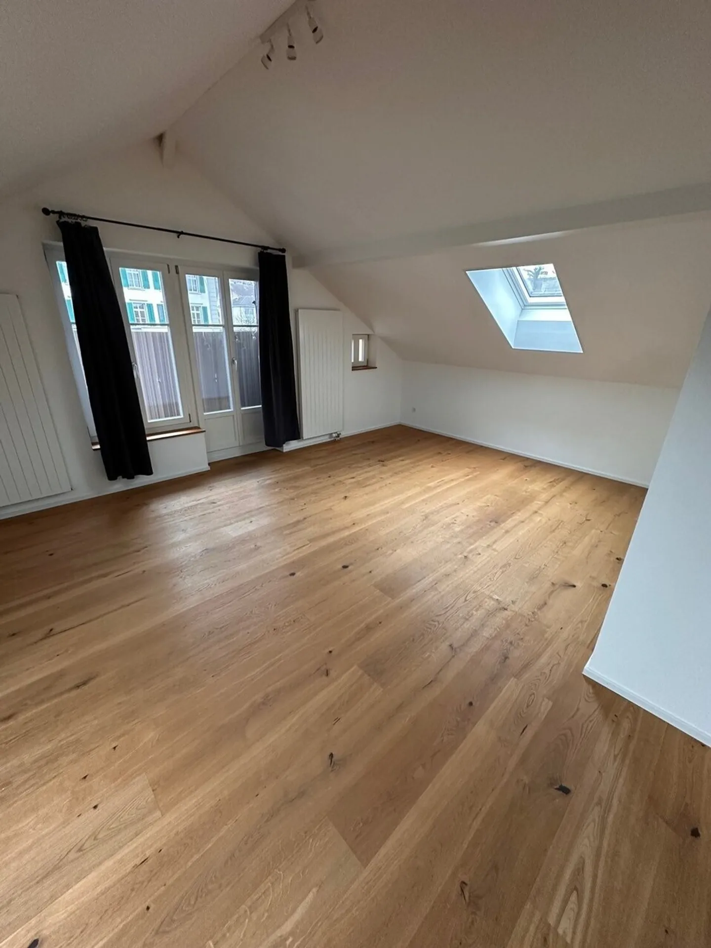 Appartement moderne 2.5 pièces dans les combles avec balcon - Photo 5 sur 10