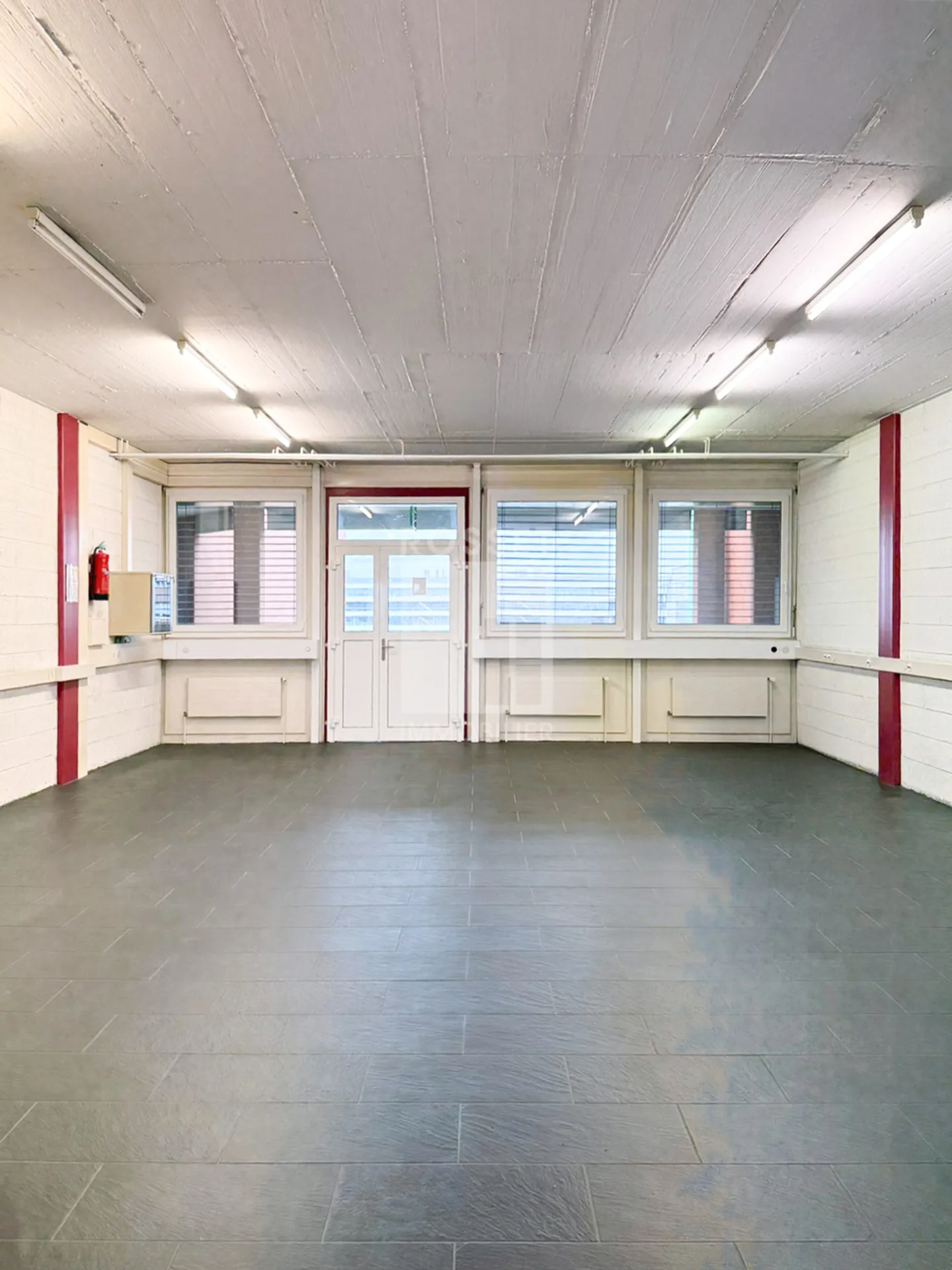 Locaux artisanaux d'env.102 m² au 5 ème étage - Foto 1 von 8