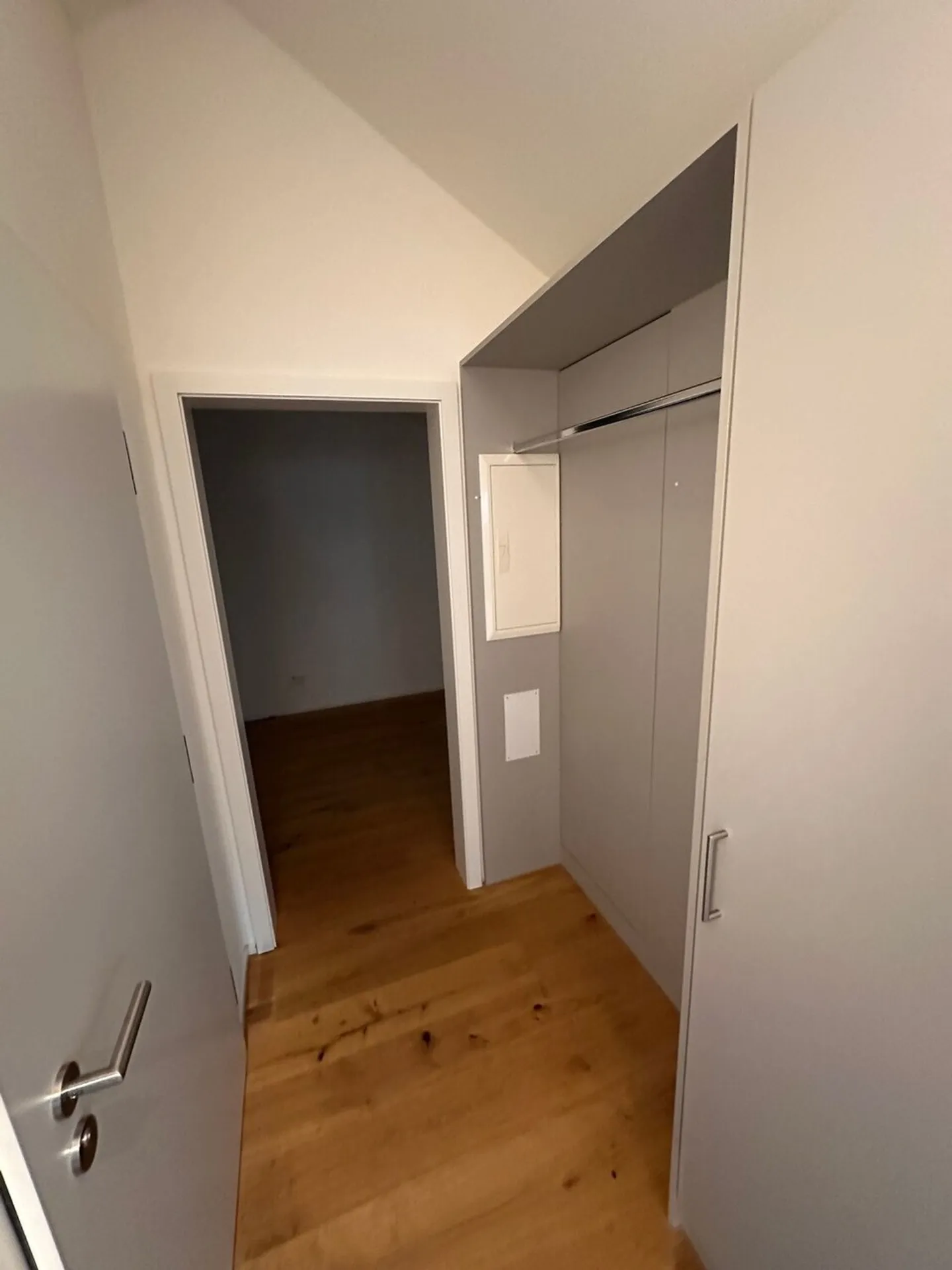 Appartement moderne 2.5 pièces dans les combles avec balcon - Photo 10 sur 10