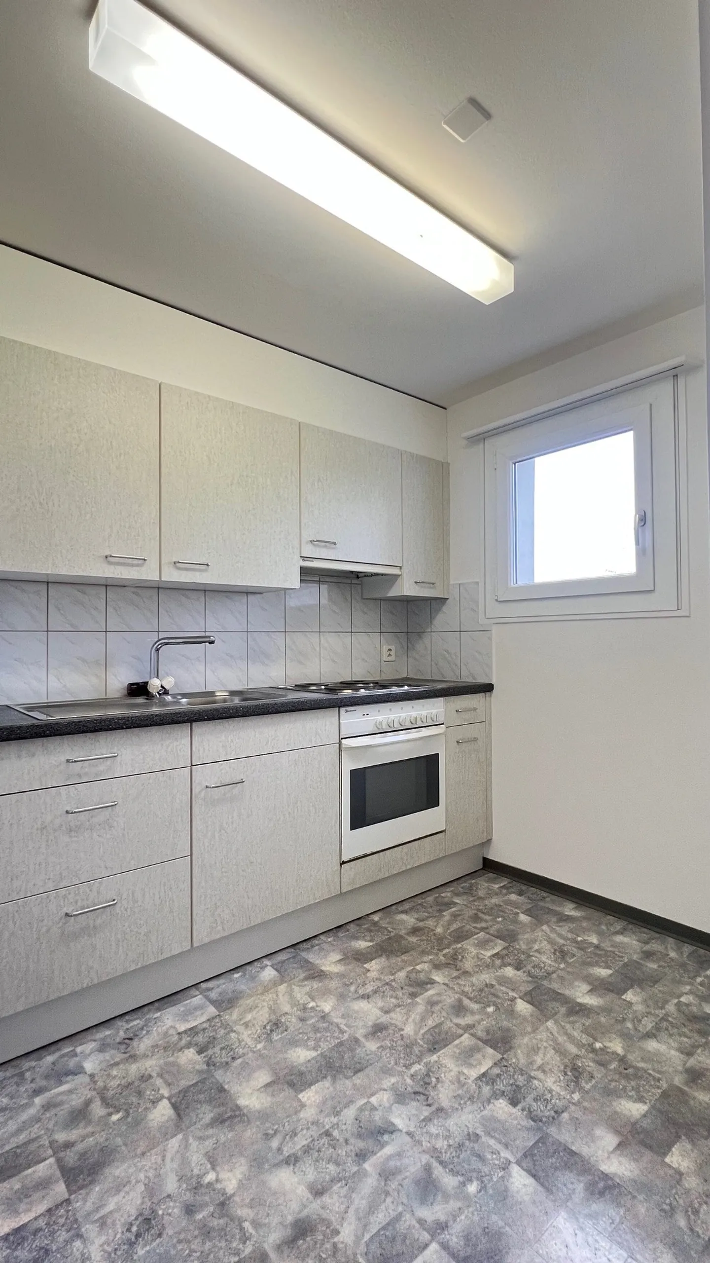 3 Room Apartment - Photo 4 of 9