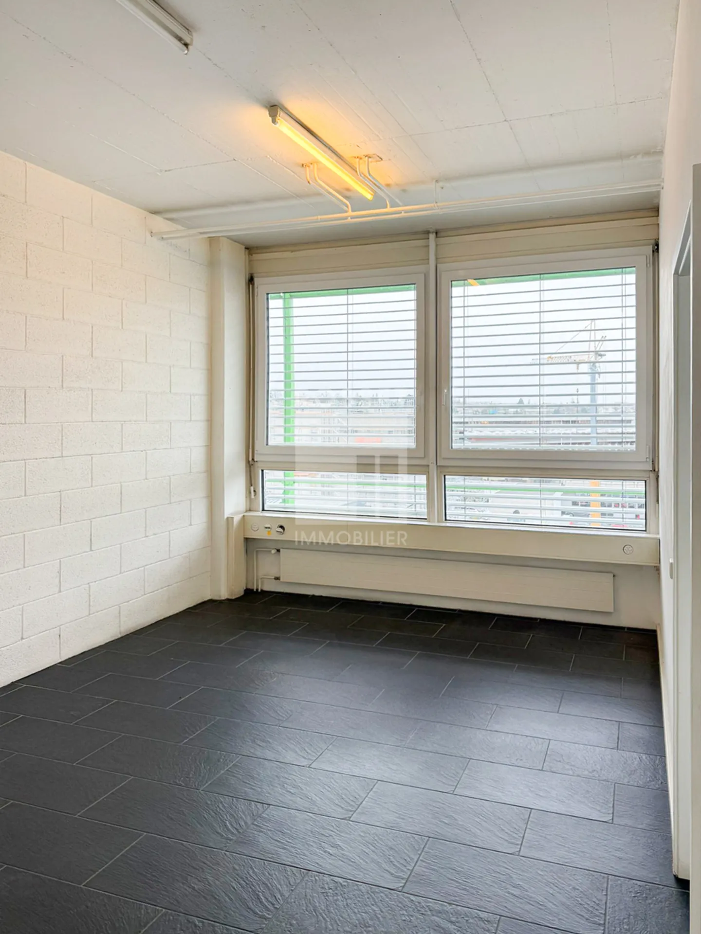 Locaux artisanaux d'env.102 m² au 5 ème étage - Foto 3 von 8