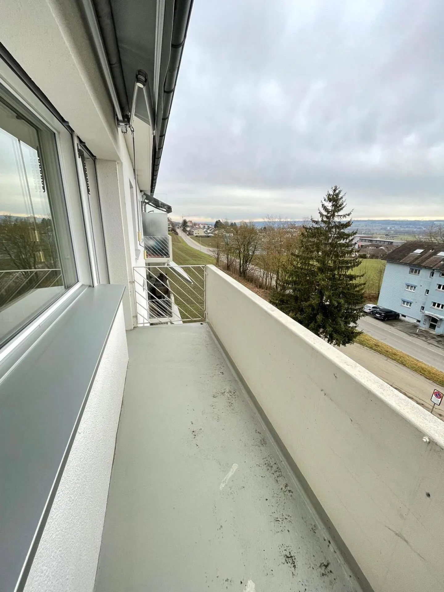 Modernes Apartment mit Balkon - Foto 8 von 11