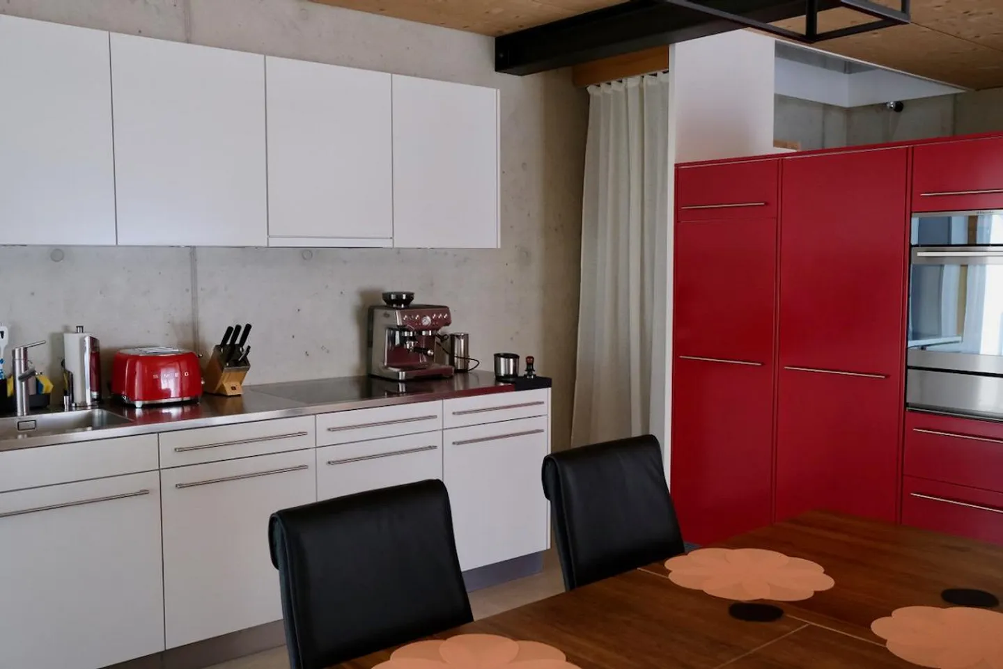 Maison individuelle en rangée spacieuse de 5,5 pièces avec jardin privé - Photo 4 sur 16