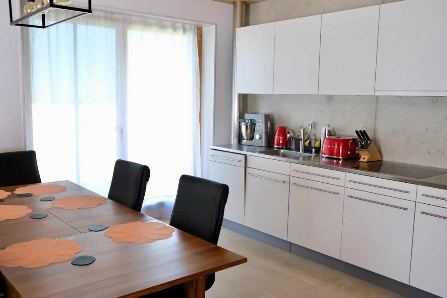 Maison individuelle en rangée spacieuse de 5,5 pièces avec jardin privé - Photo 5 sur 16