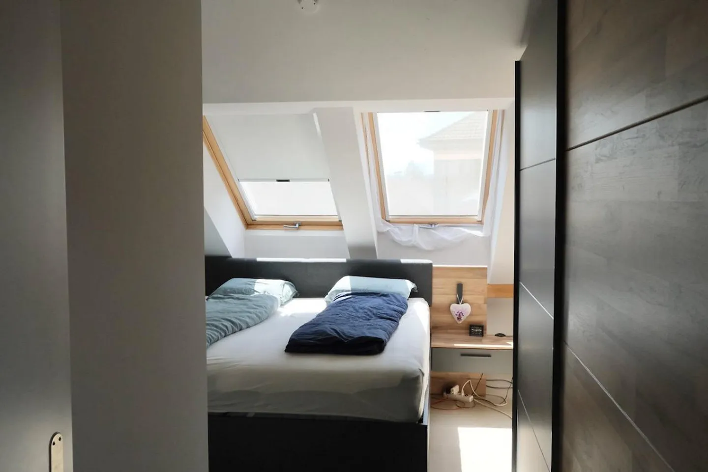 Maison individuelle en rangée spacieuse de 5,5 pièces avec jardin privé - Photo 9 sur 16