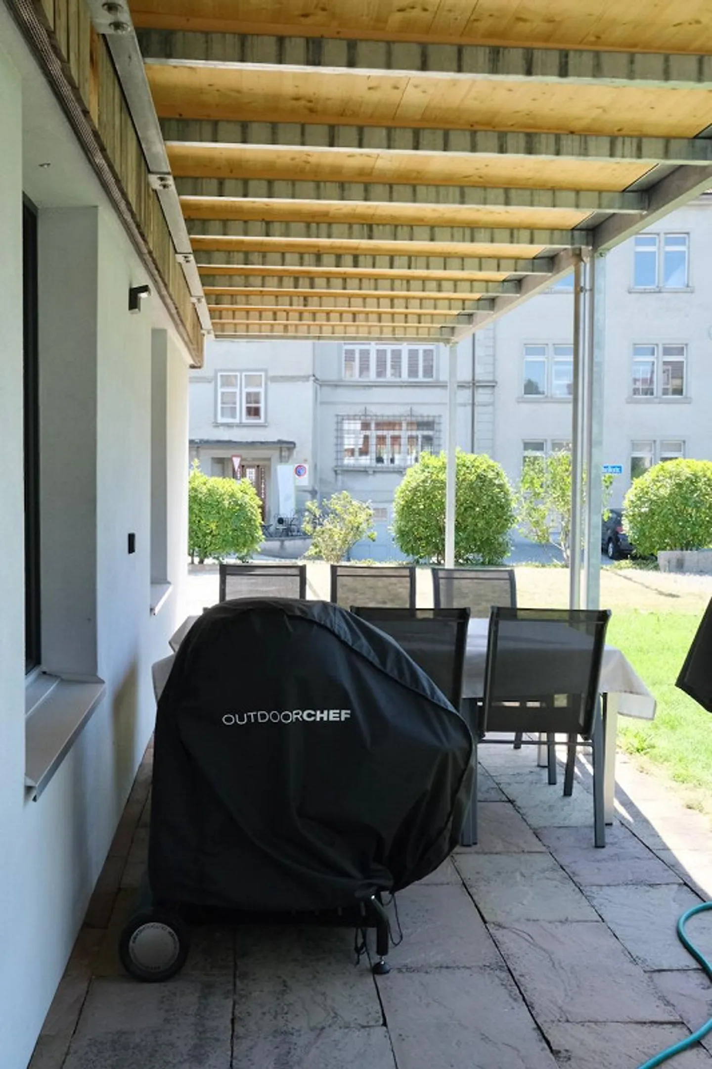 Maison individuelle en rangée spacieuse de 5,5 pièces avec jardin privé - Photo 13 sur 16