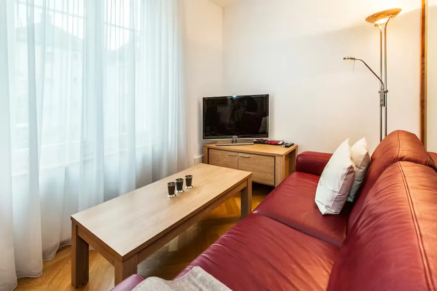 Modern Apartment in Zürich - Photo 5 of 9