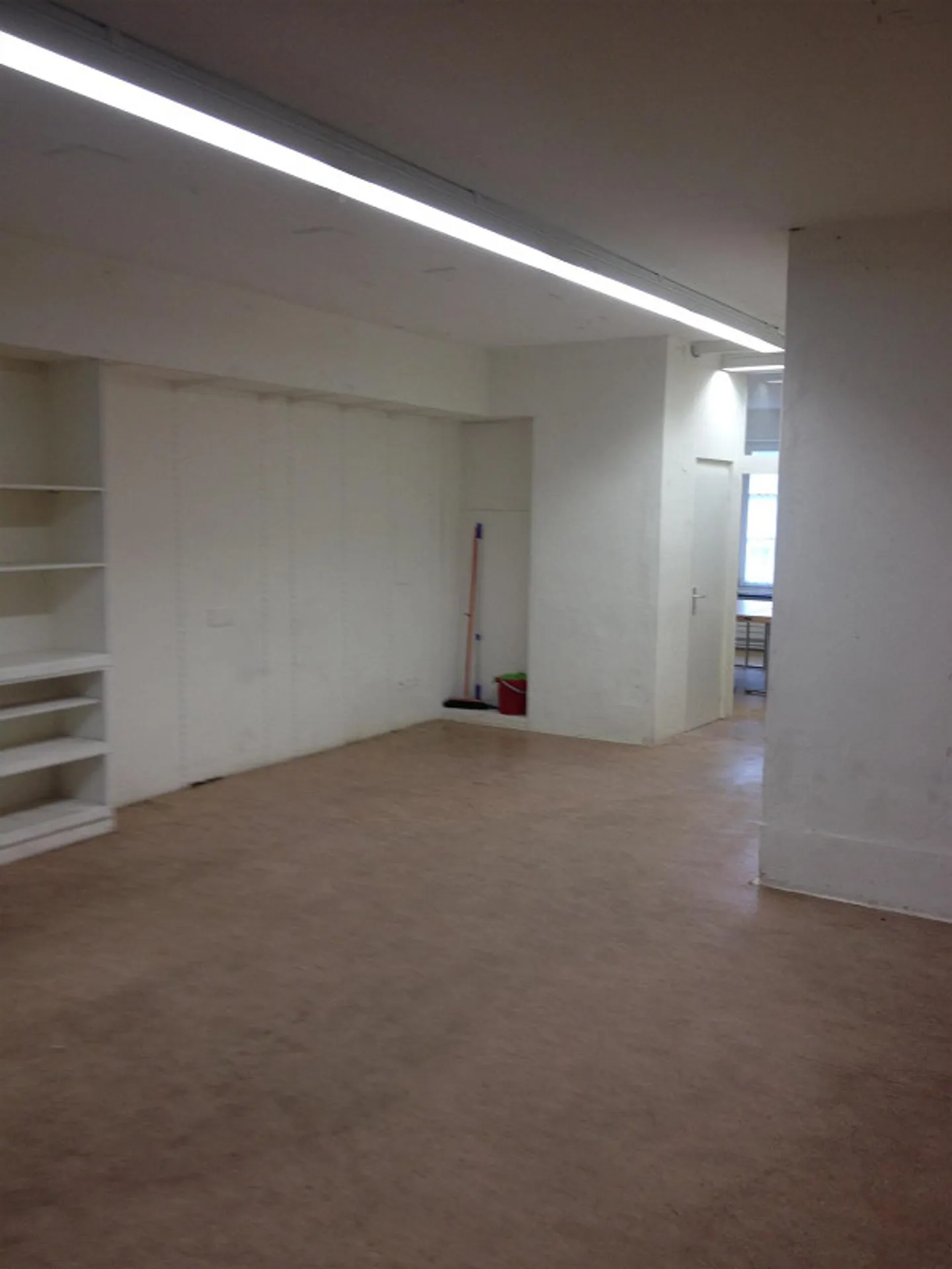 Special shop / workshop for rent - Photo 4 of 12