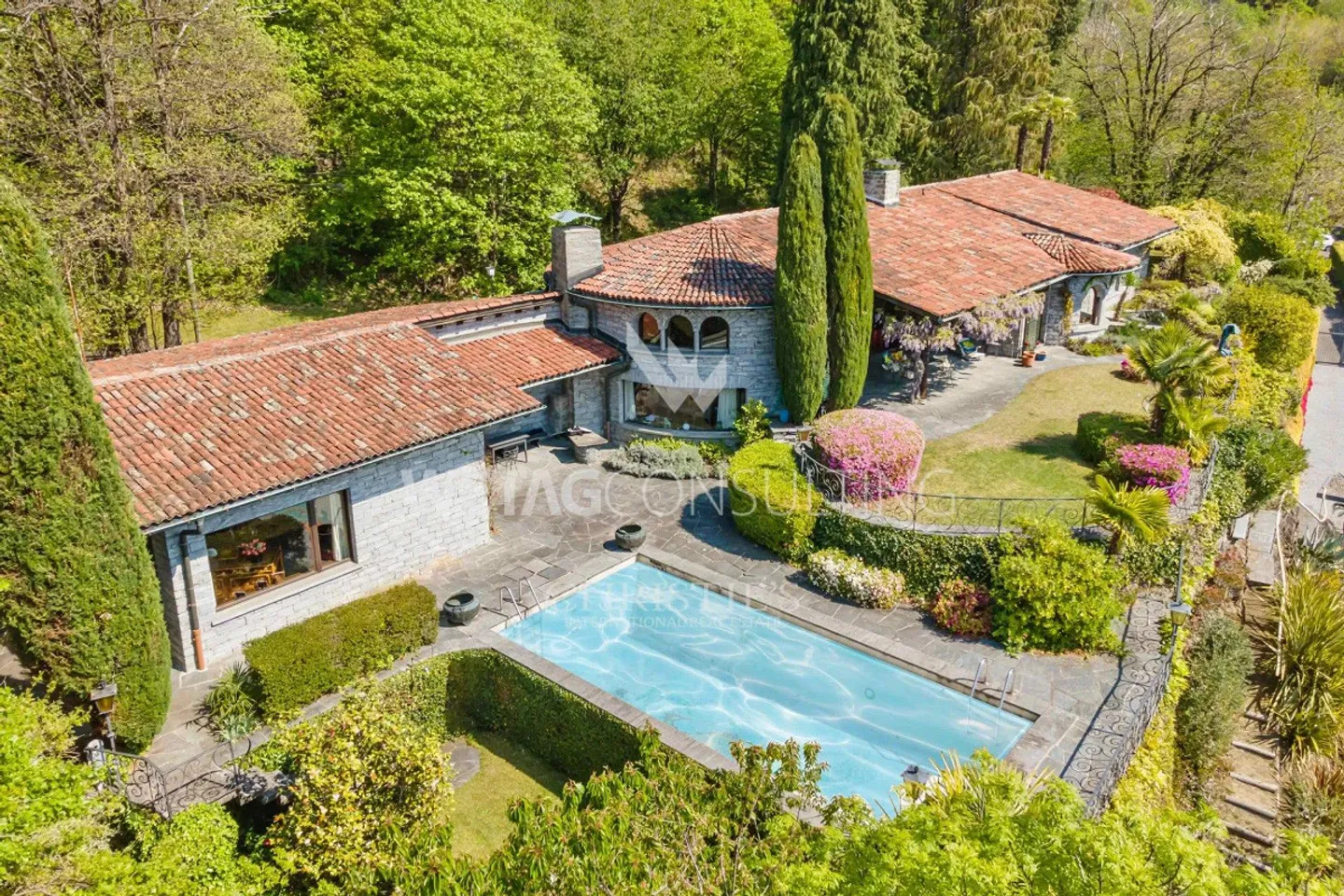 Villa mediterranea da ristrutturare in posizione privilegiata con vista lago a 180° in R... - Foto 6 di 10