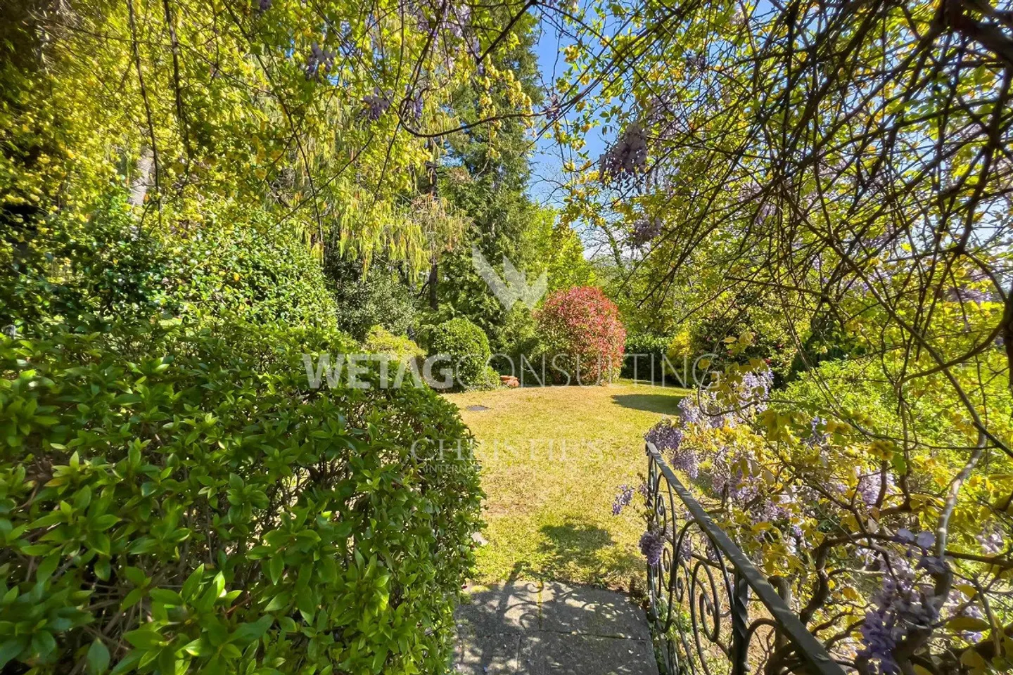 Villa mediterranea da ristrutturare in posizione privilegiata con vista lago a 180° in R... - Foto 9 di 10