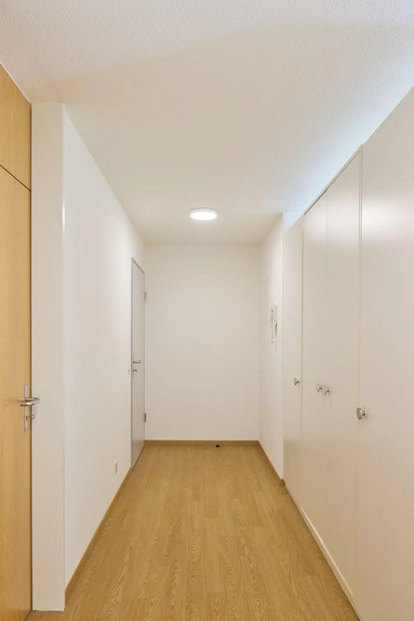 AUTUMN PROMOTION: 1st NET RENT FREE! - Photo 8 of 10