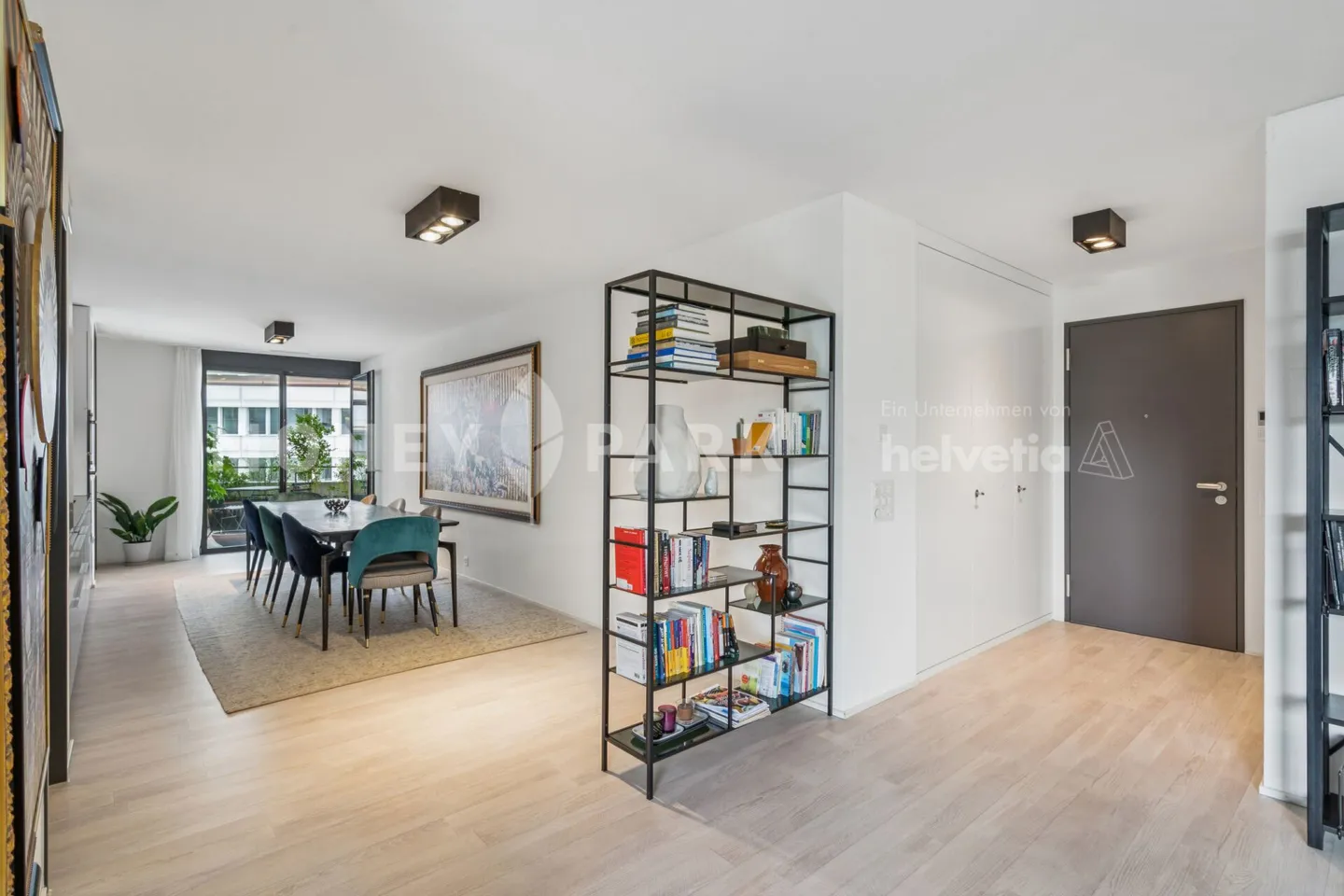 Exklusive 2.5-Zimmer-Wohnung mit zwei grossen Terrassen und viel Privatsphäre - Foto 4 von 9