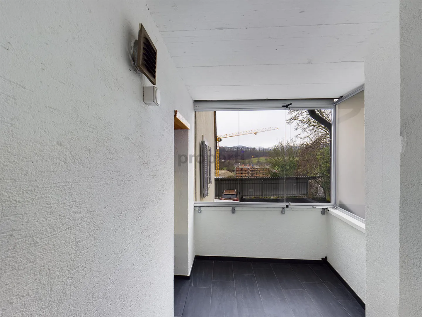 Luminoso appartamento di 4,5 stanze con balcone a Zwingen - Foto 8 di 11