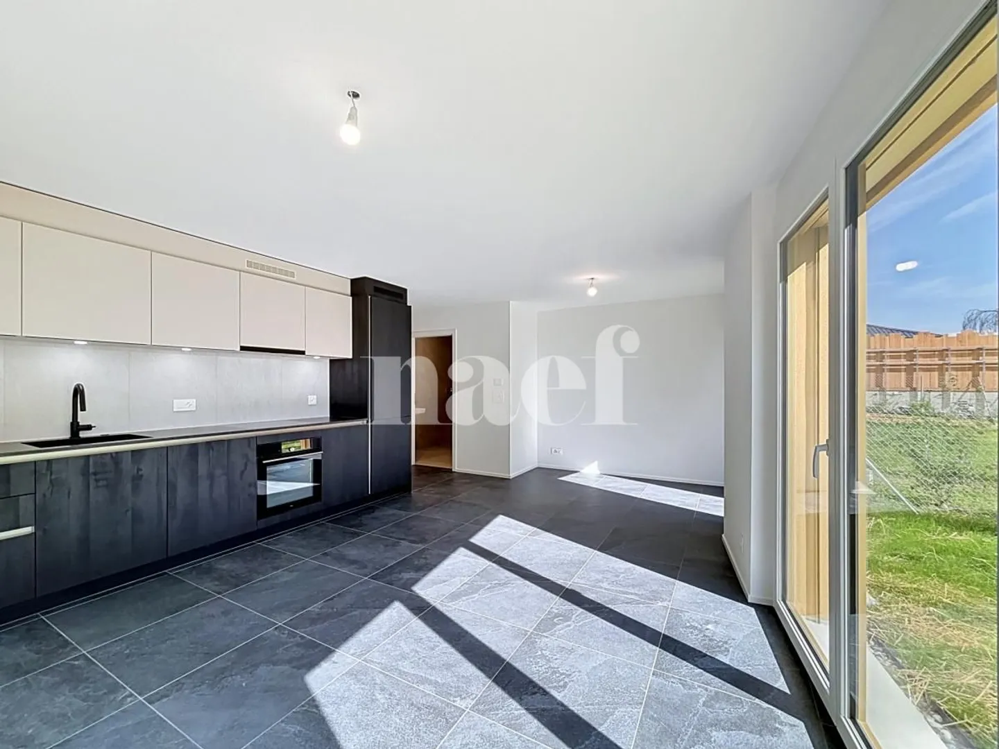 New Apartment with Garden - Photo 4 of 10
