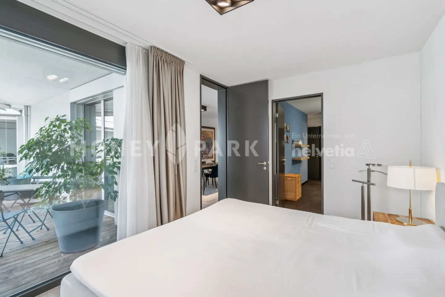 Exklusive 2.5-Zimmer-Wohnung mit zwei grossen Terrassen und viel Privatsphäre - Foto 5 von 9