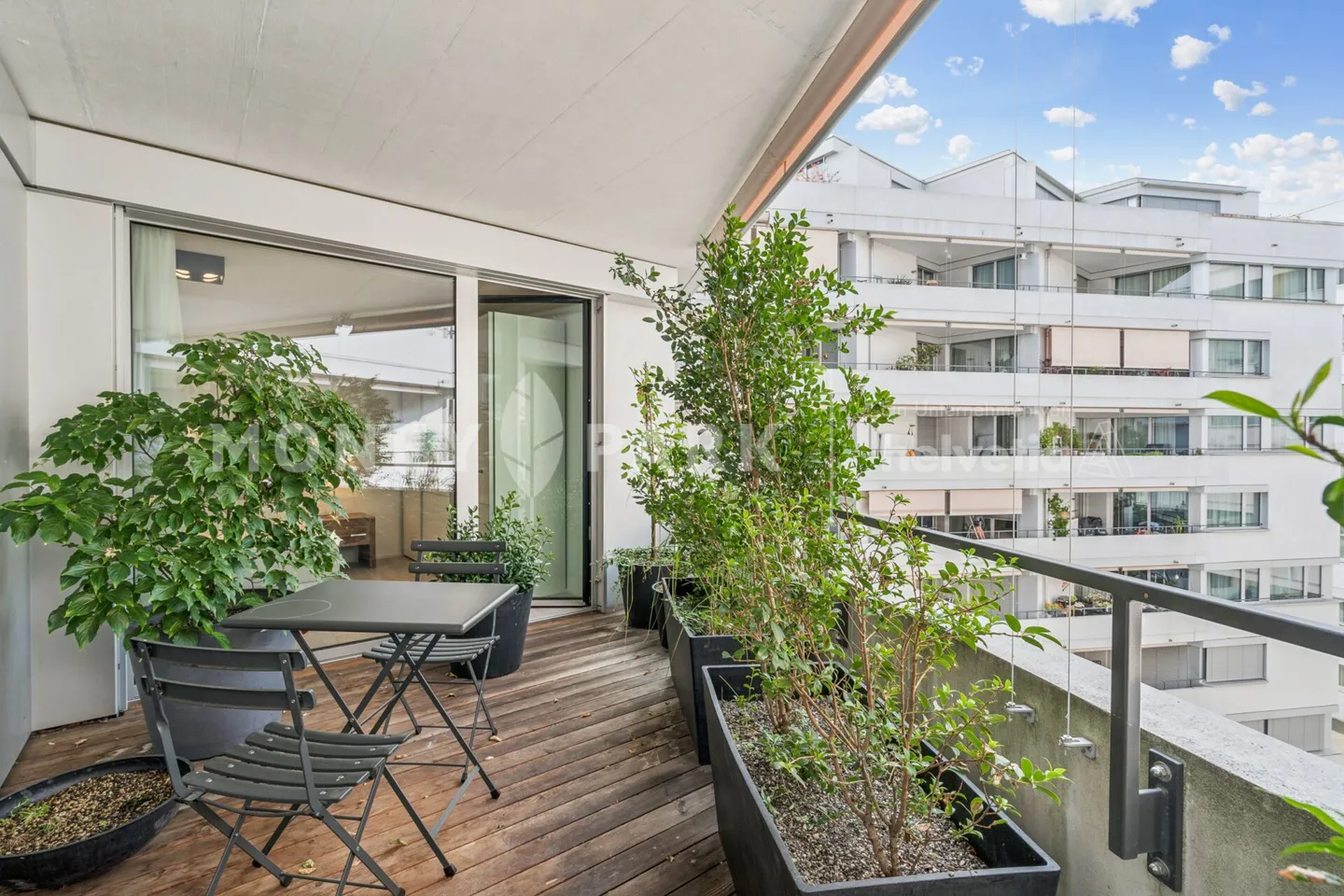 Exklusive 2.5-Zimmer-Wohnung mit zwei grossen Terrassen und viel Privatsphäre - Foto 9 von 9