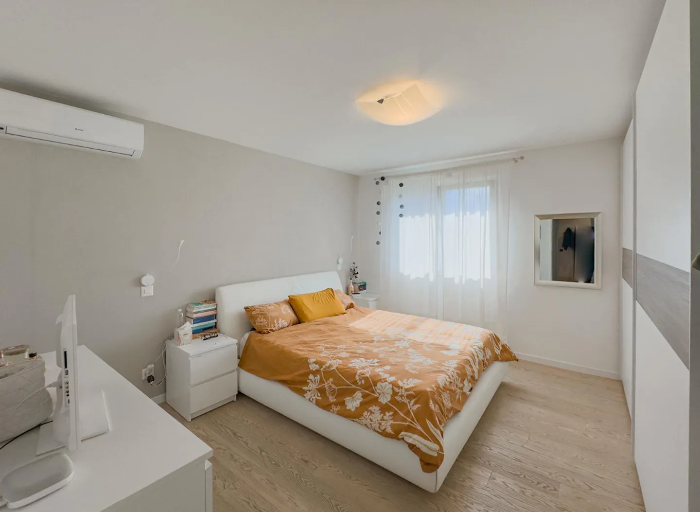 Doppelhaushälfte mit großem Garten in Morbio Inferiore - Foto 3 von 13